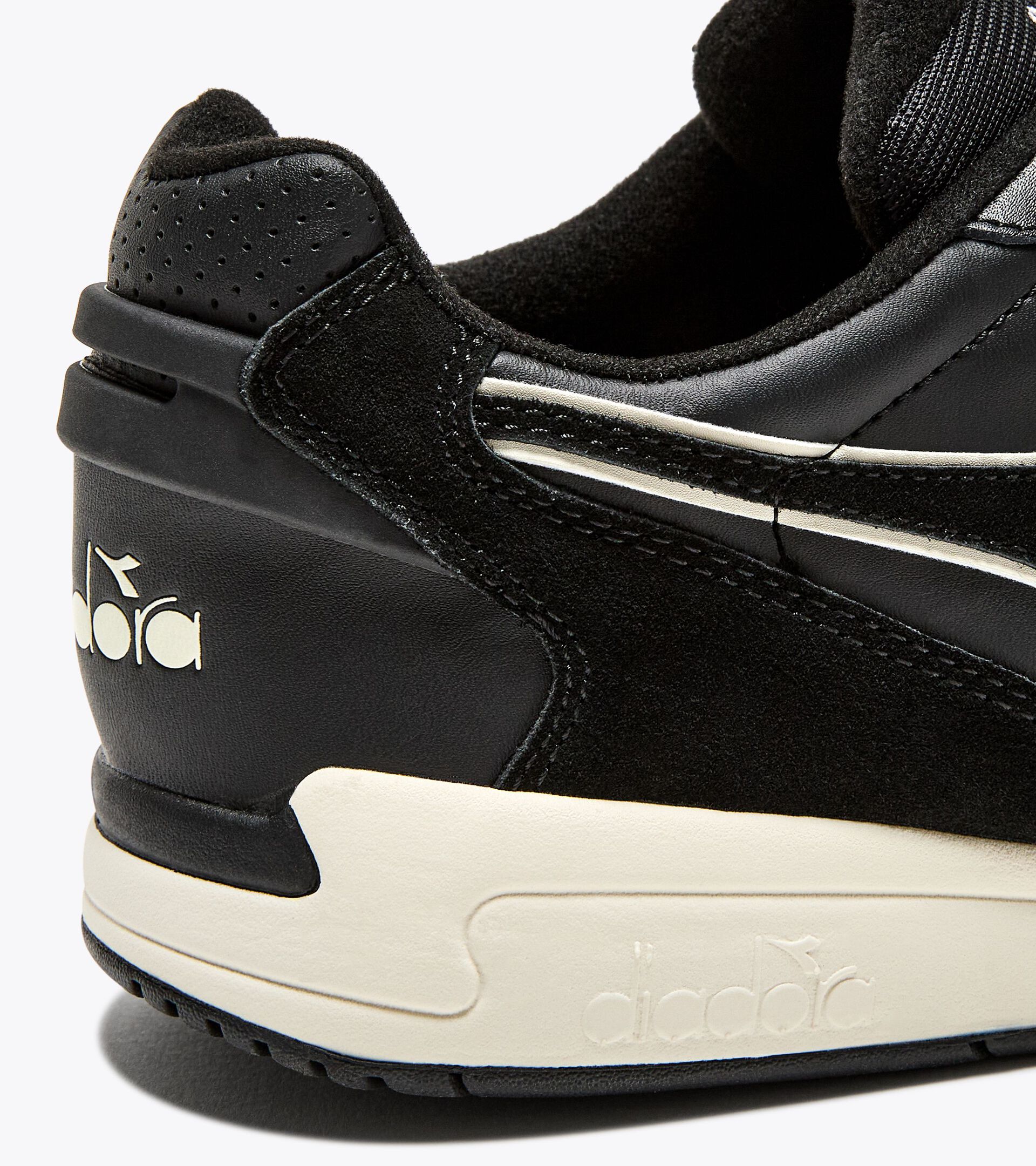 Chaussures de sportswear - Gender neutral WINNER SL NOIR/NOIR - Diadora