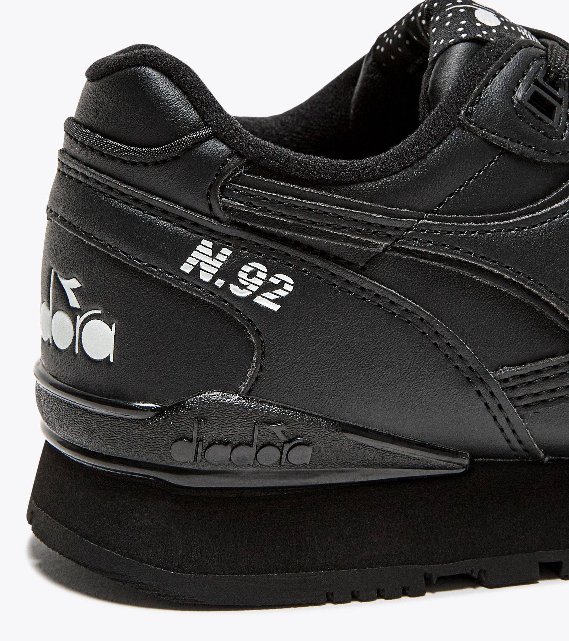 Sporty sneakers - Gender neutral N.92 L BLACK/BLACK - Diadora
