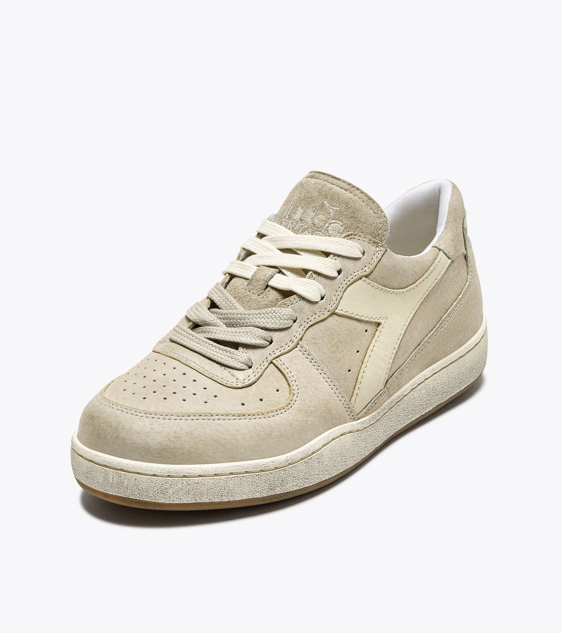 Heritage sneaker - Gender Neutral MI BASKET SUEDE LOW USED NIEBLA - Diadora