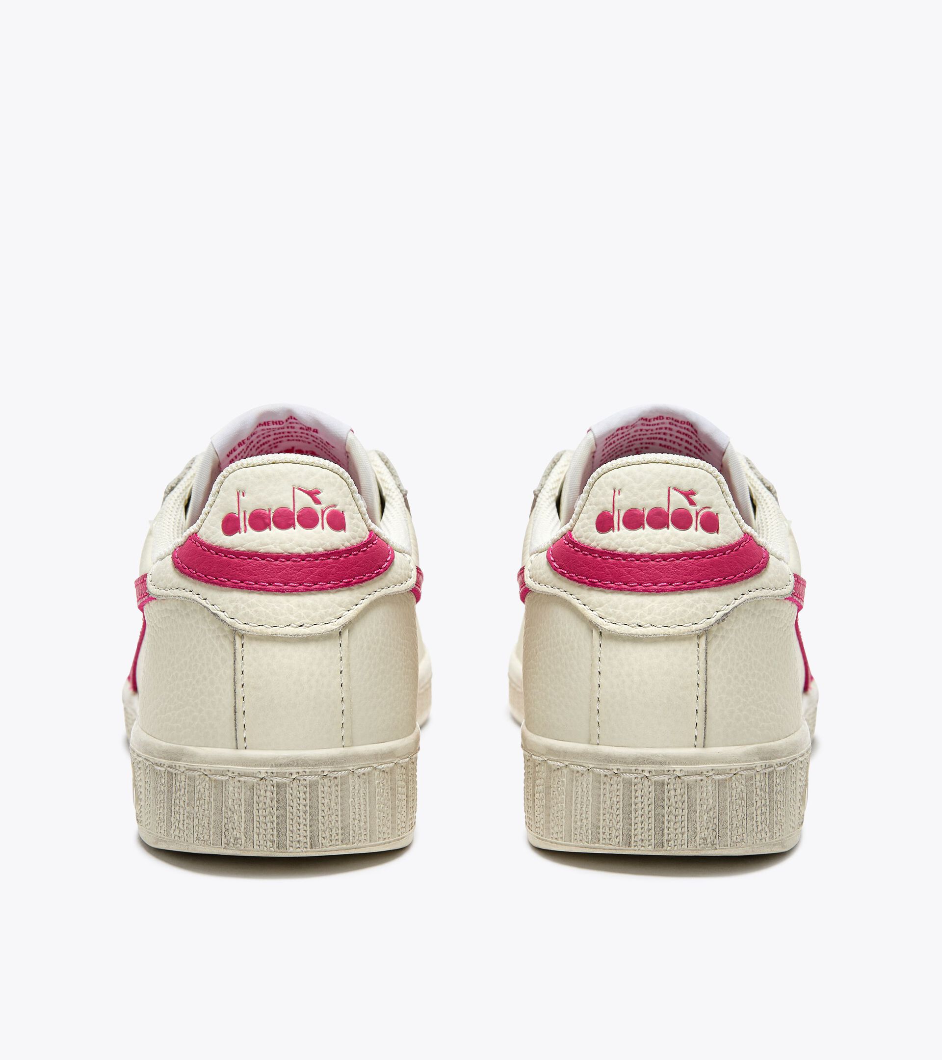 Chaussures de sportswear - Gender neutral GAME L LOW WAXED BLANC/FRAMBOISE SORBET - Diadora