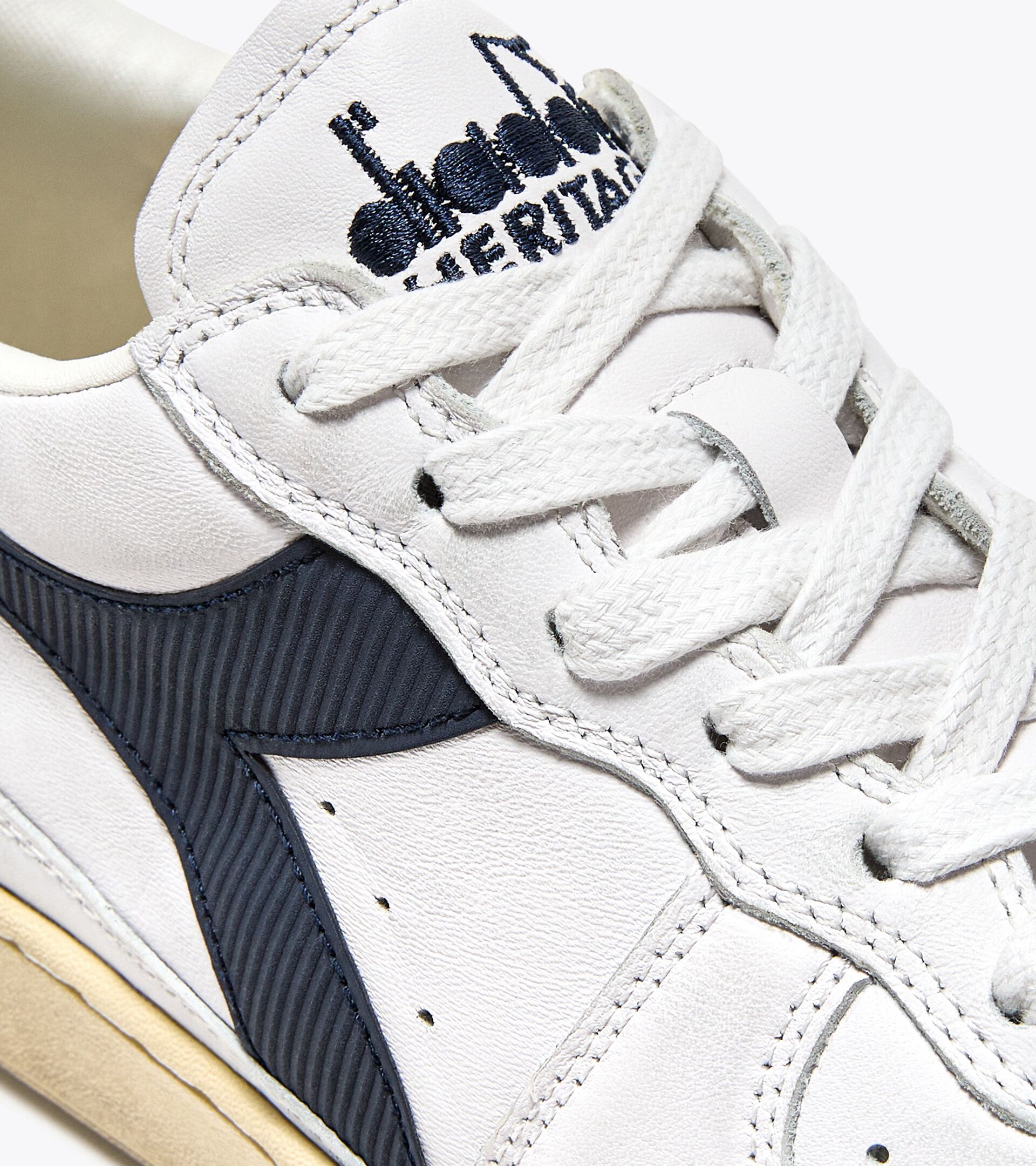 Sneaker Heritage in pelle - Gender Neutral MI BASKET LOW USED BIANCO/BLU PROFONDO - Diadora