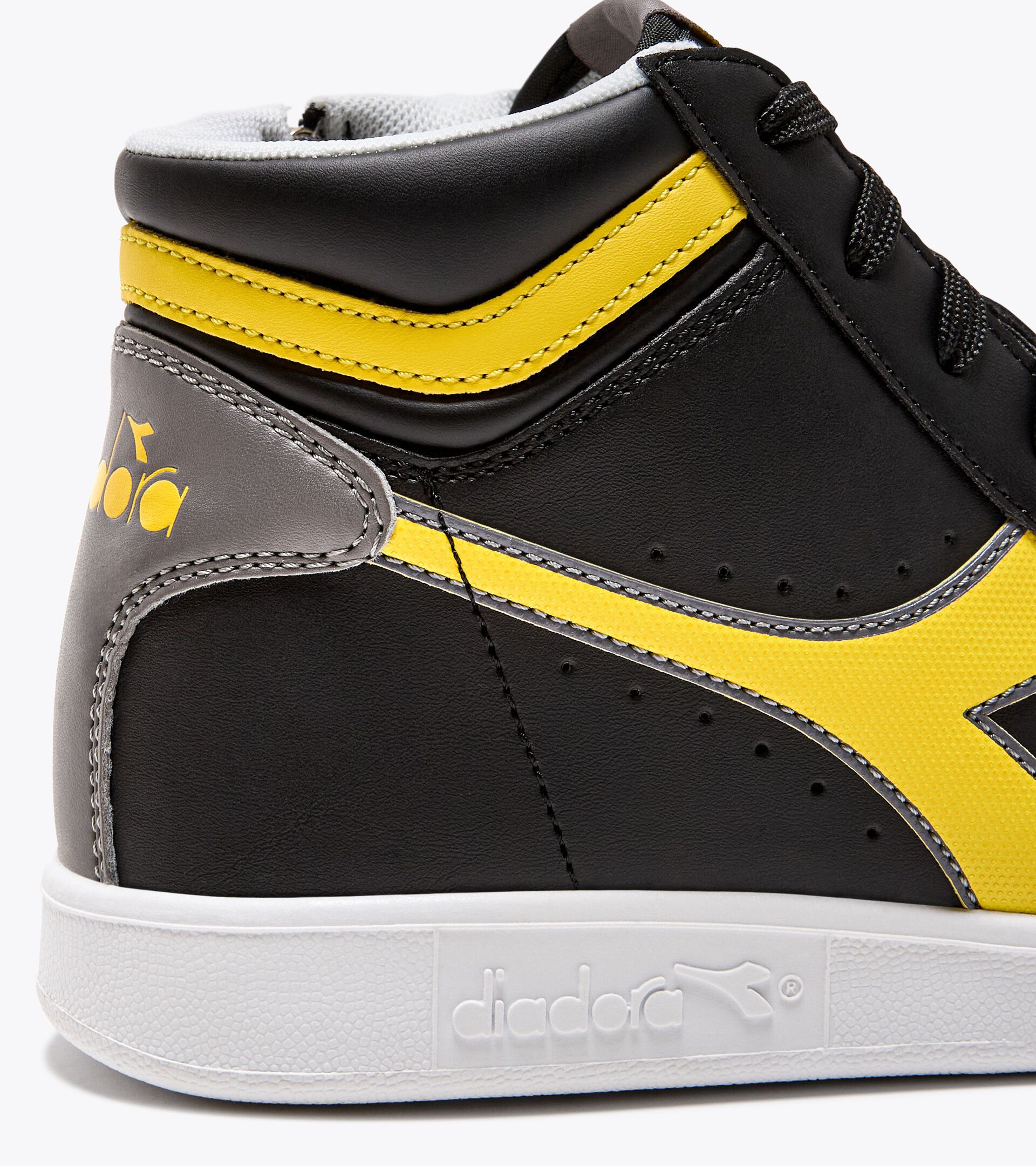 Sports shoes - Youth 8-16 years GAME P HIGH GS BLACK/CITRON - Diadora