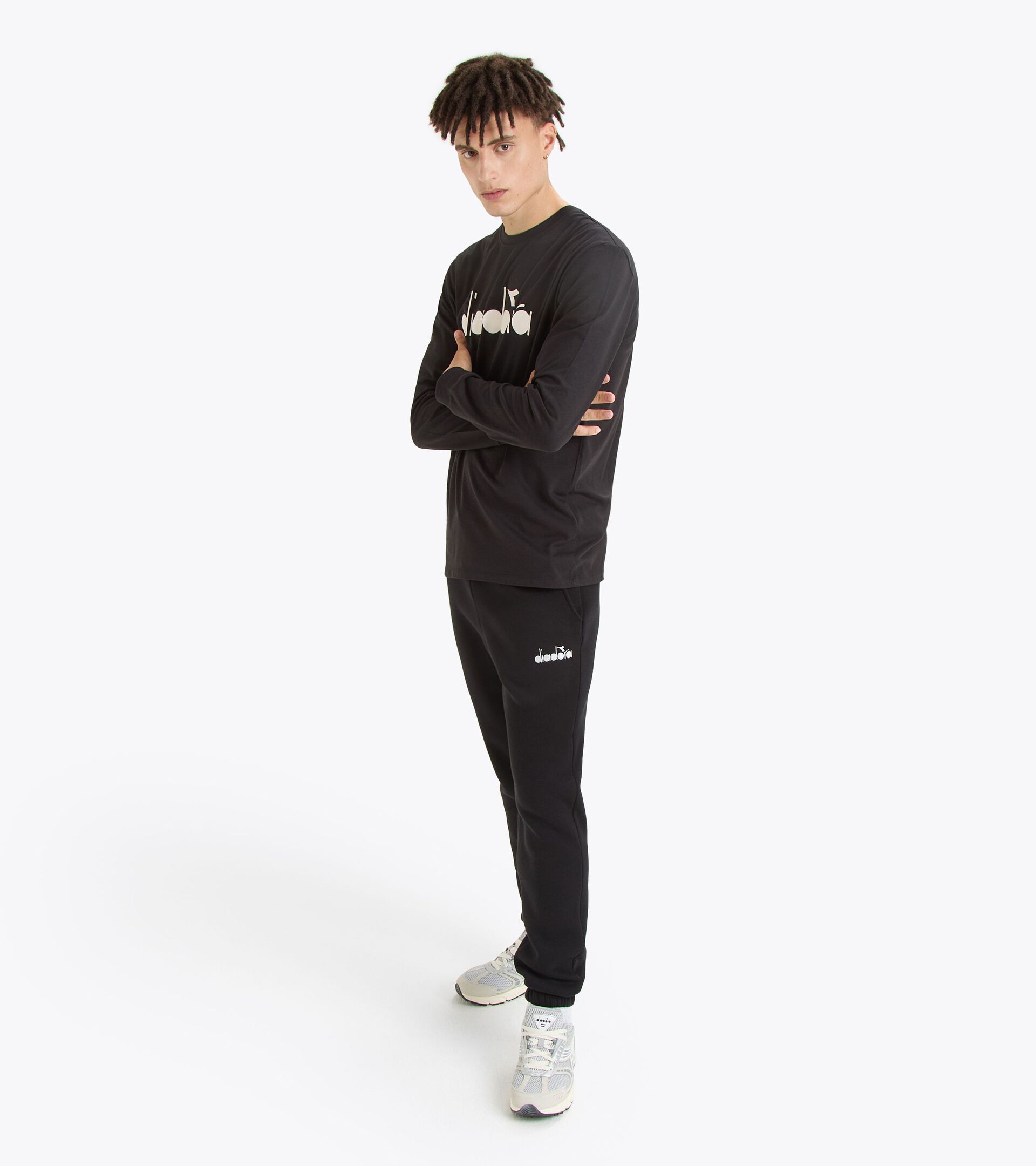 Sporty long-sleeved t-shirt - Gender Neutral T-SHIRT LS ROUTE BLACK - Diadora