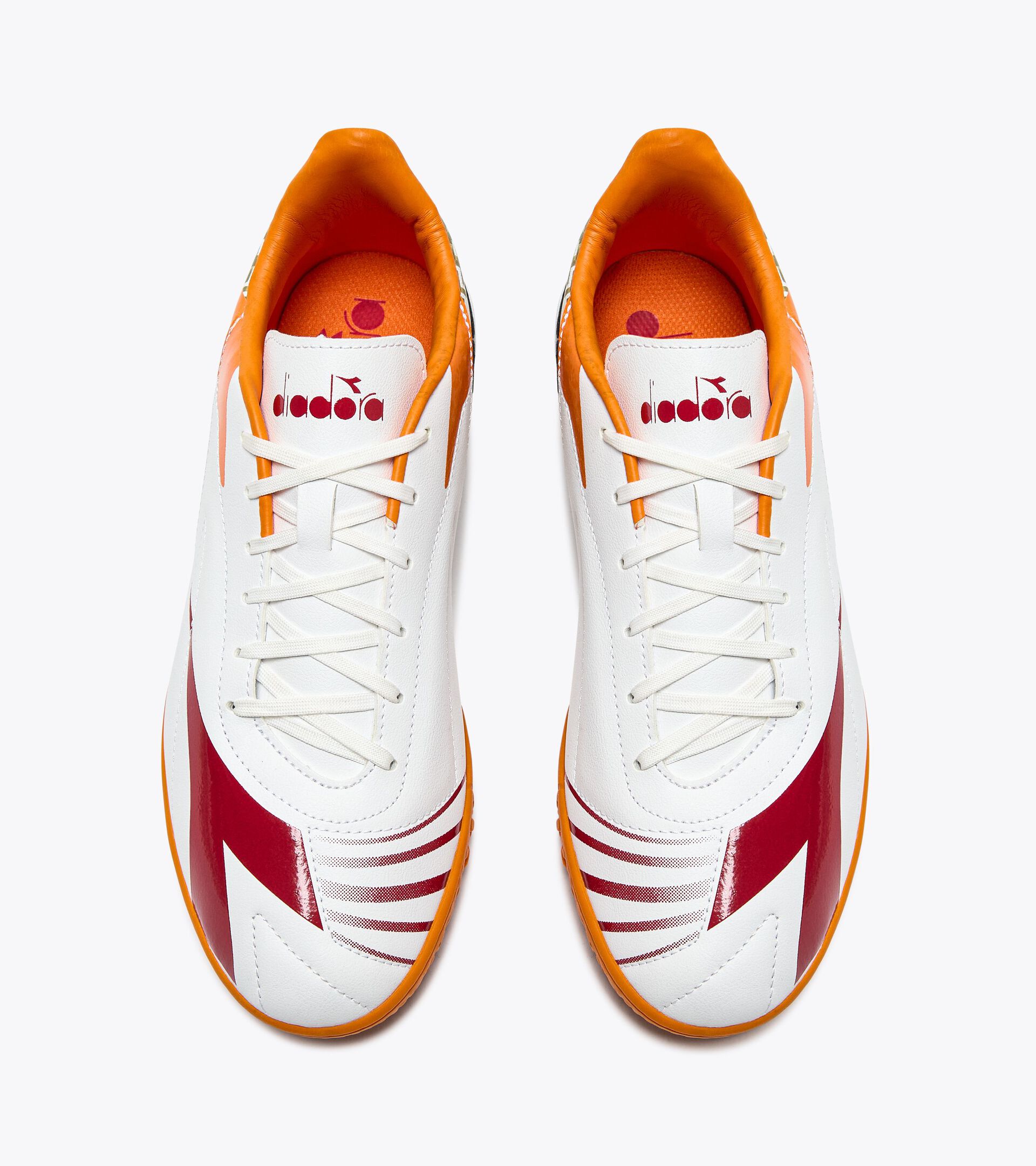 Bota de fútbol para superficies sintéticas - Hombre MAXIMUS ELITE R TFR WHITE/CHILI PEPPER/RUSSET ORANGE - Diadora