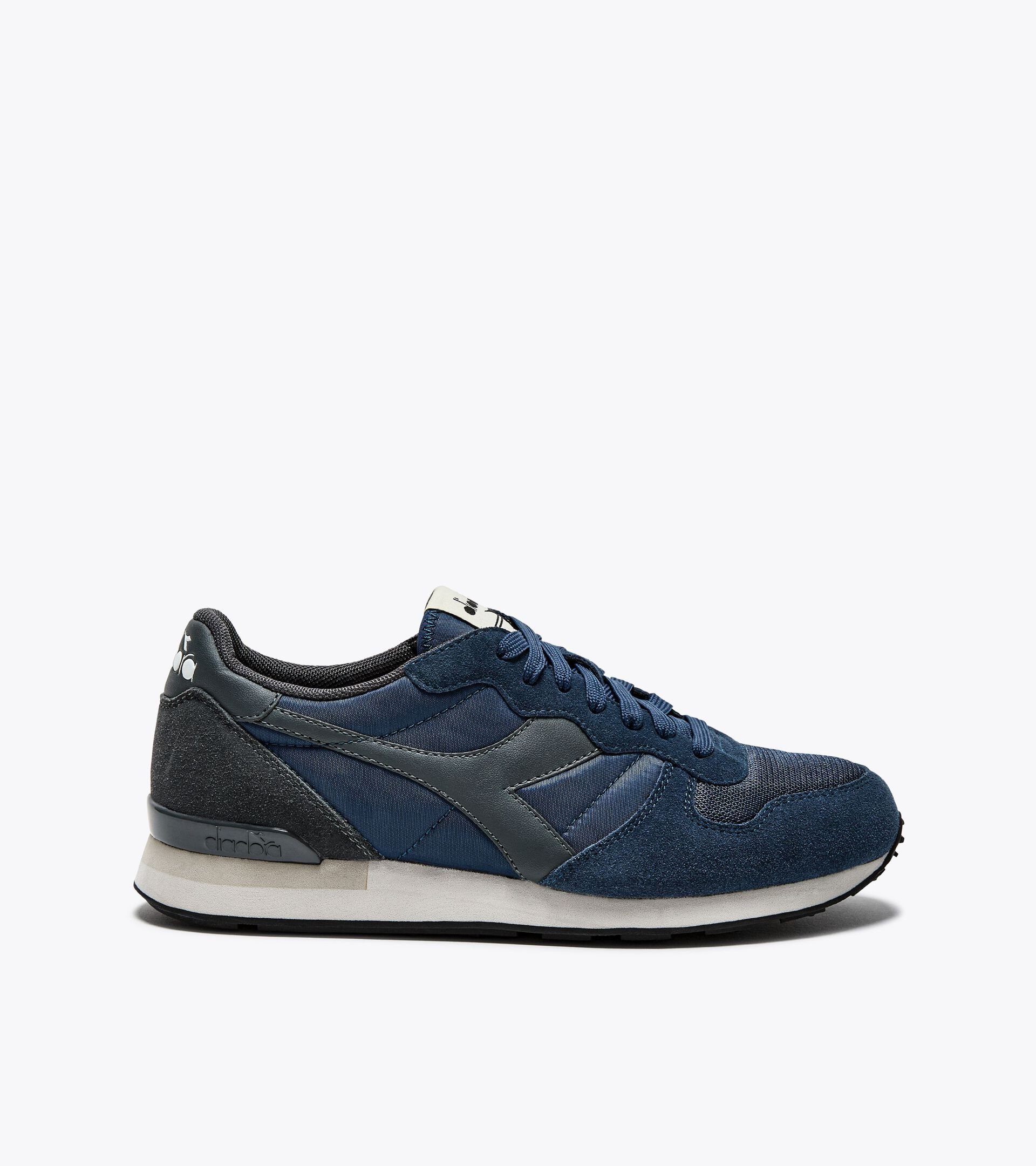 Sporty sneakers - Gender neutral CAMARO DARK DENIM/DARK SHADOW - Diadora