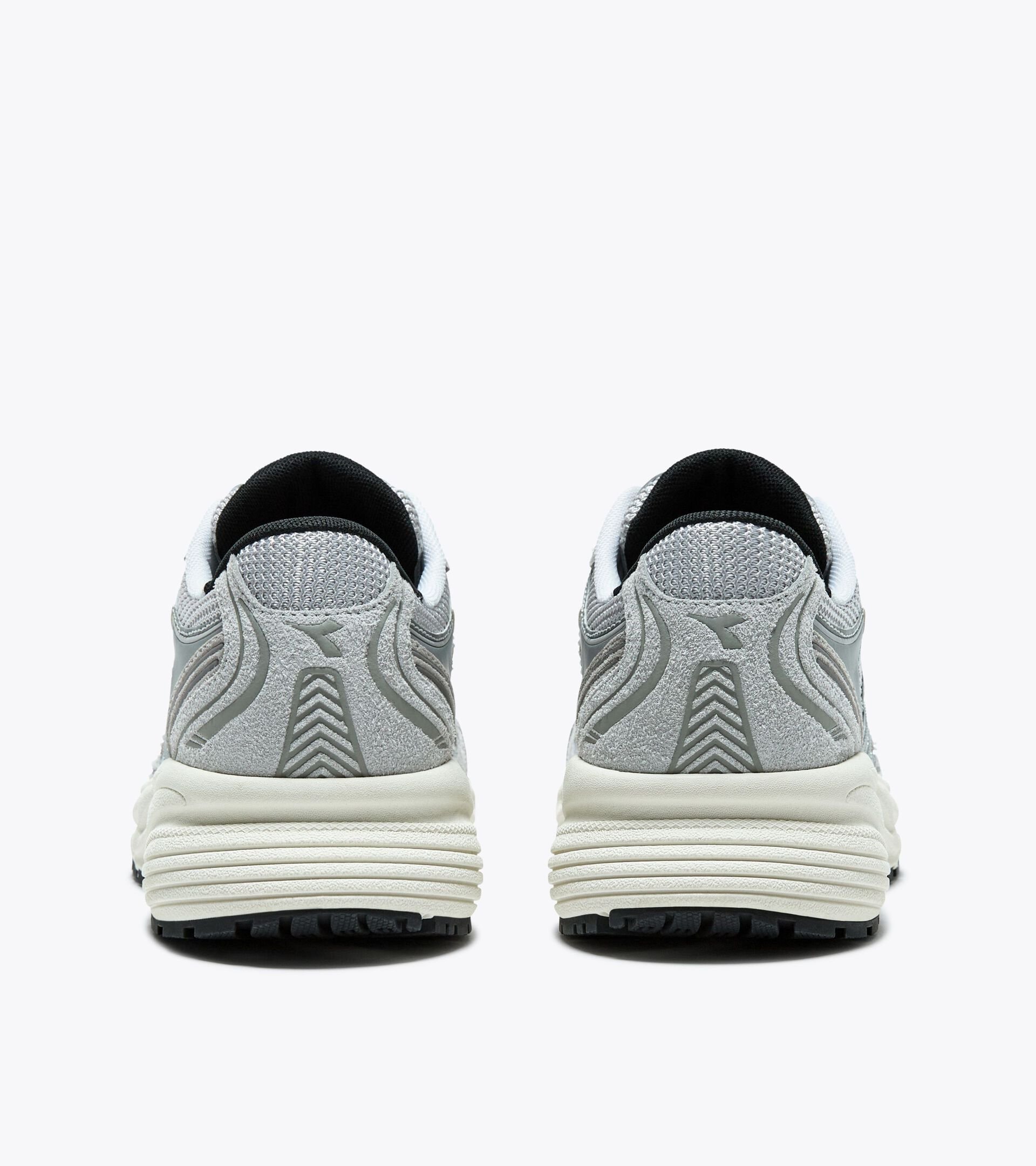 Sports sneakers - Gender Neutral
 MYTHOS STAR GREY ALASKA - Diadora