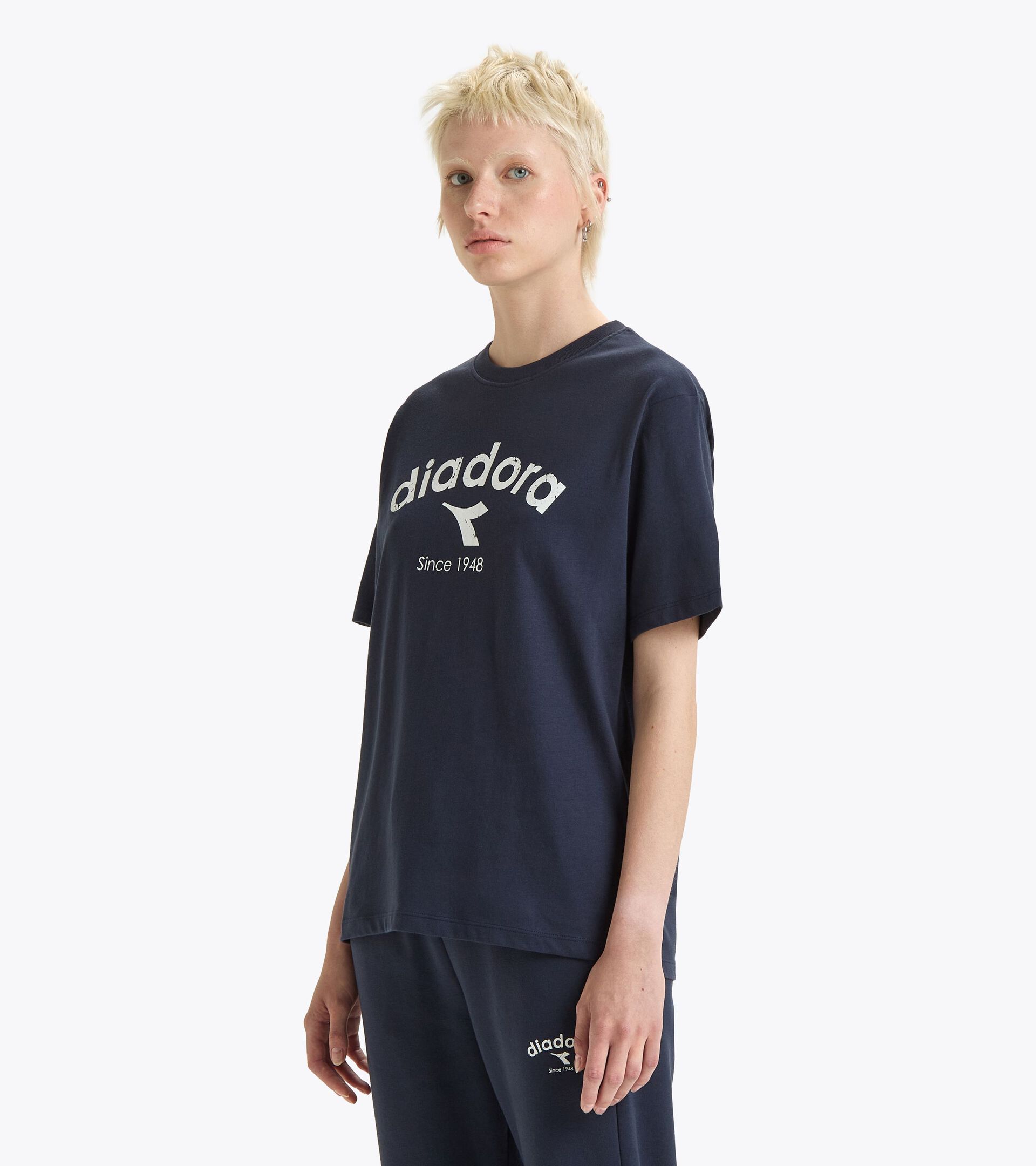 T-shirt - Gender Neutral
 T-SHIRT SS ATHL. LOGO BLUE DENIM - Diadora