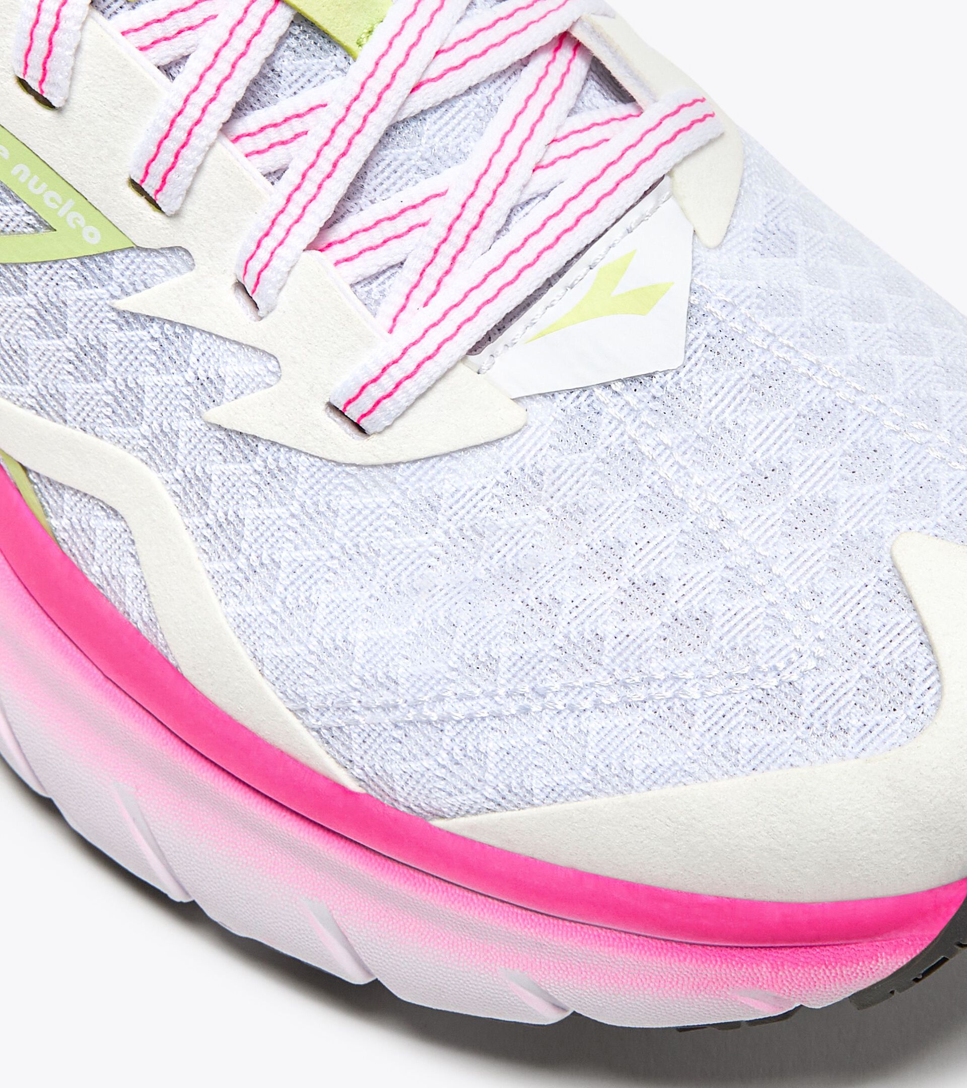 Zapatilla de running - Mujer EQUIPE NUCLEO W WHITE/PINK FLUO/SHADOW LIME - Diadora