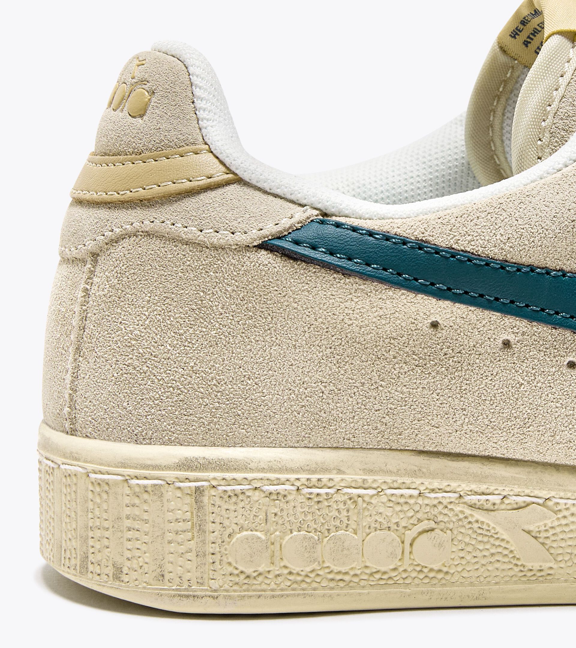 Sportschuh - Gender neutral GAME L LOW SUEDE WAXED WOLKE CREME - Diadora