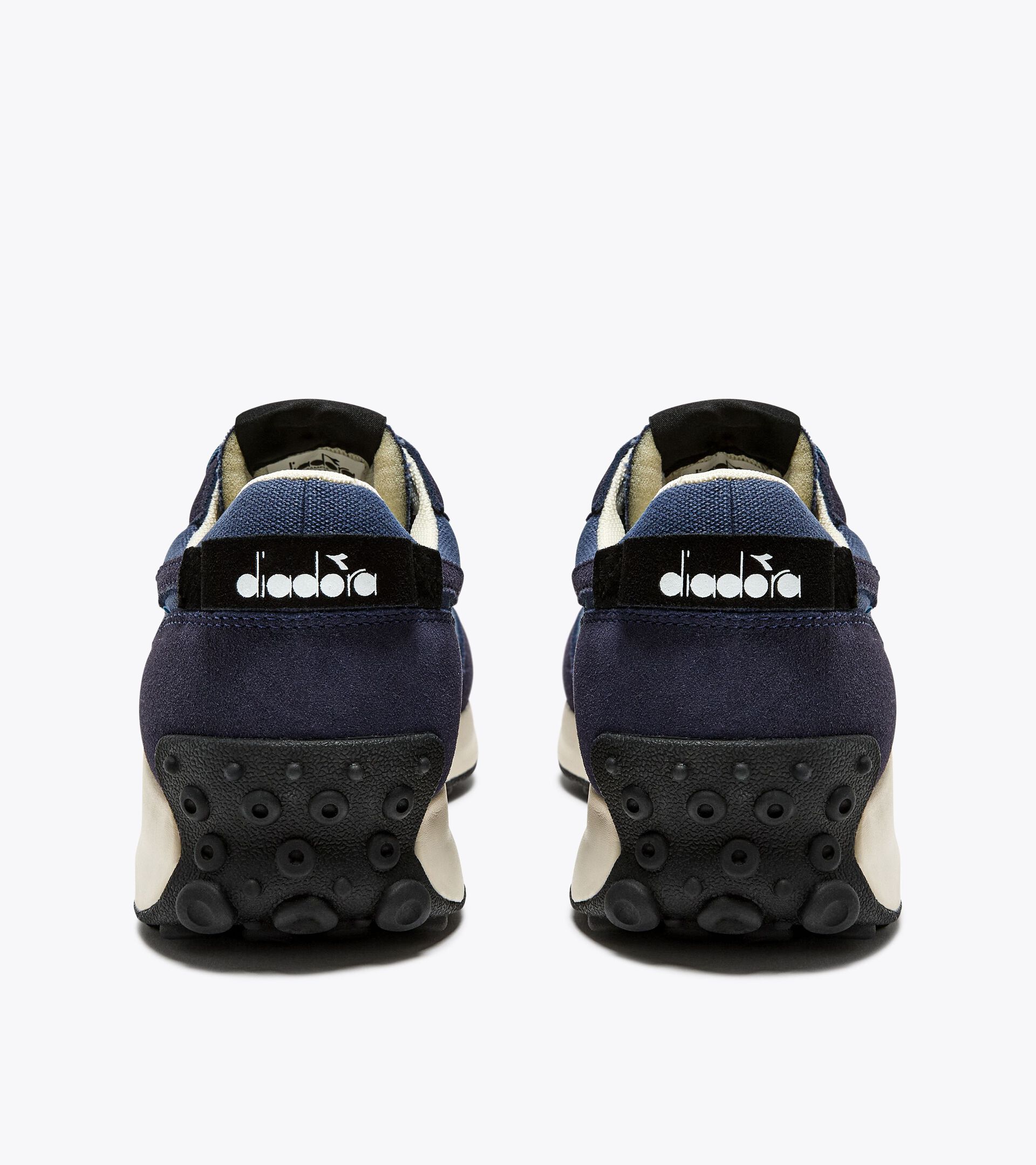 Sporty sneakers - Gender neutral RACE SUEDE SW DARK BLUE/FADED DENIM - Diadora