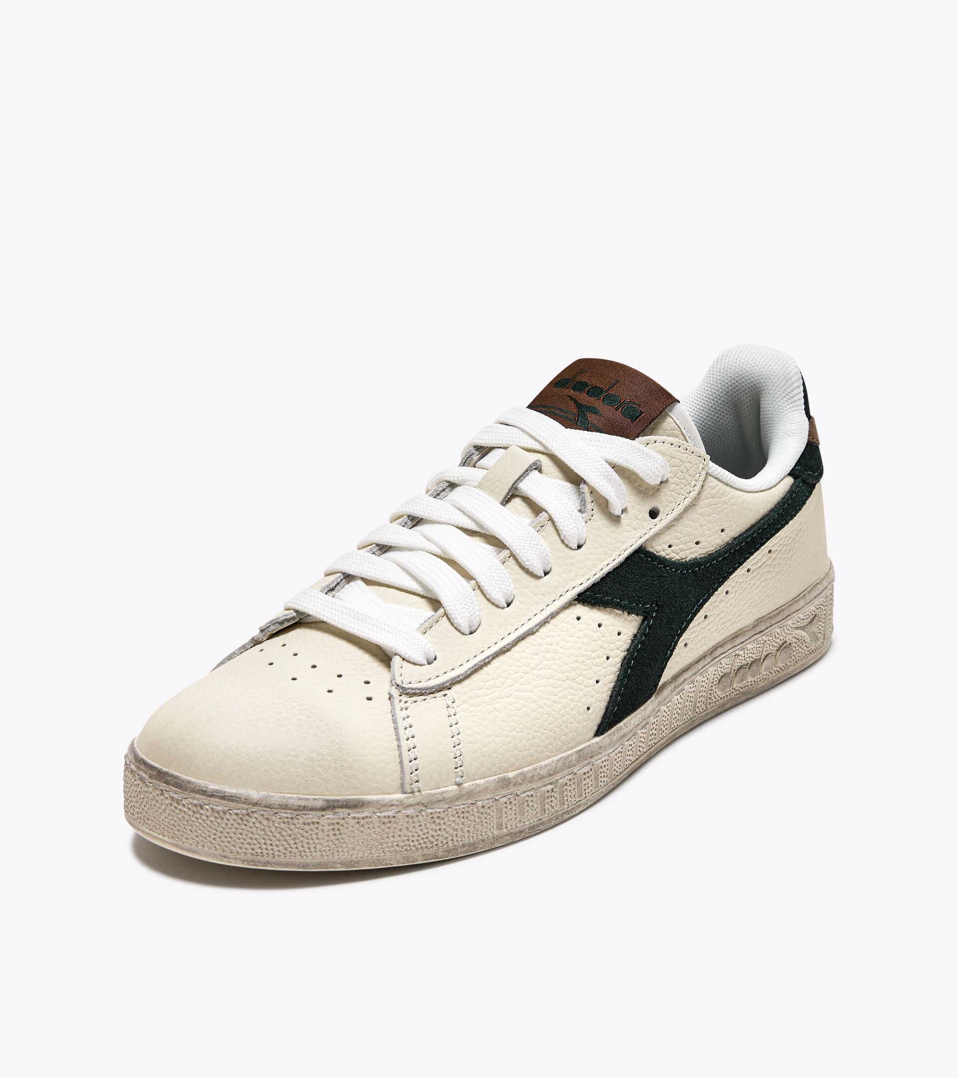 Zapatilla deportiva - Gender neutral GAME L LOW WAXED SUEDE POP SCARAB - Diadora