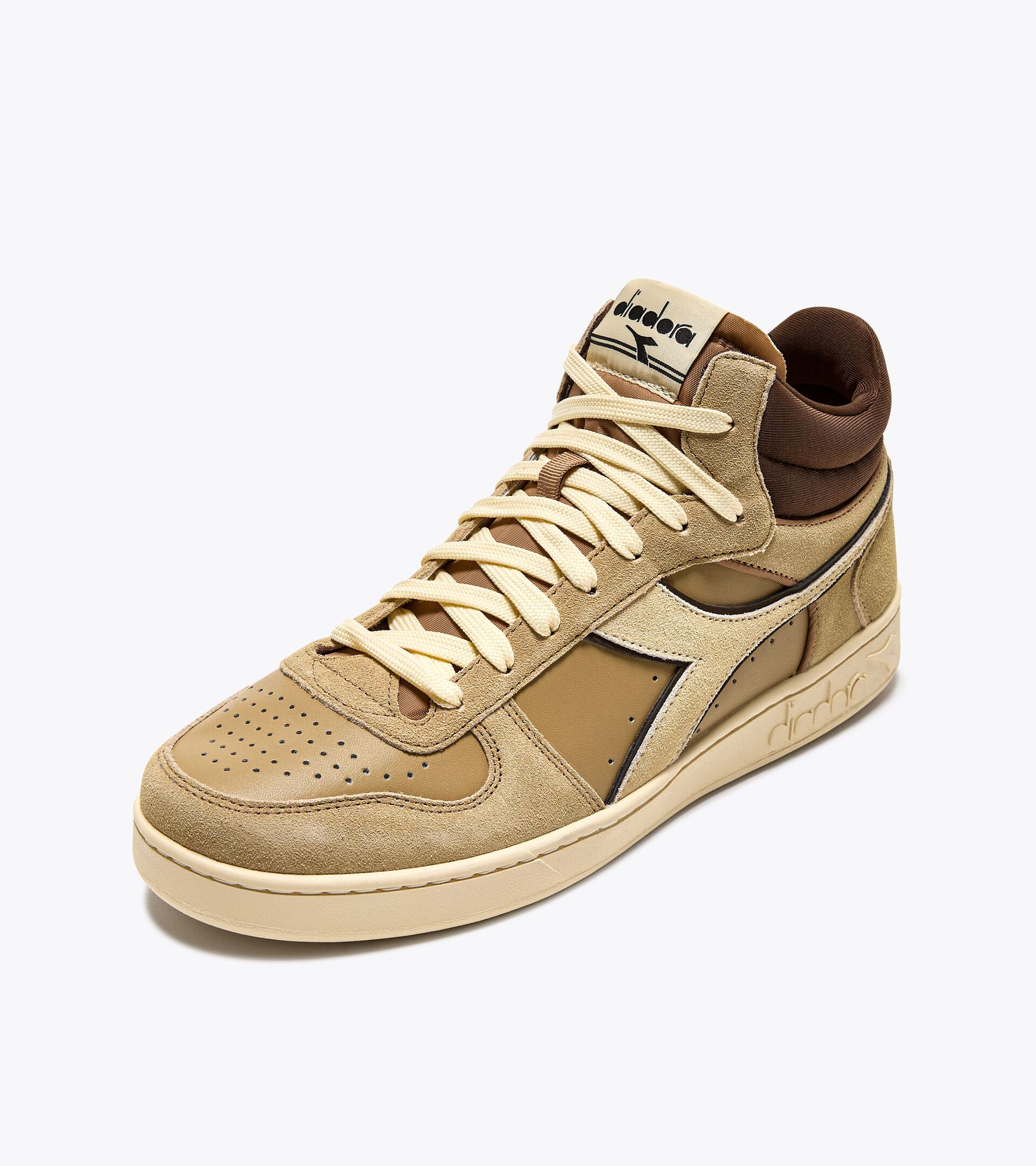 Sneaker sportiva - Gender Neutral MAGIC BASKET DEMI CUT SUEDE LEATHER BEIGE CROISSANT - Diadora