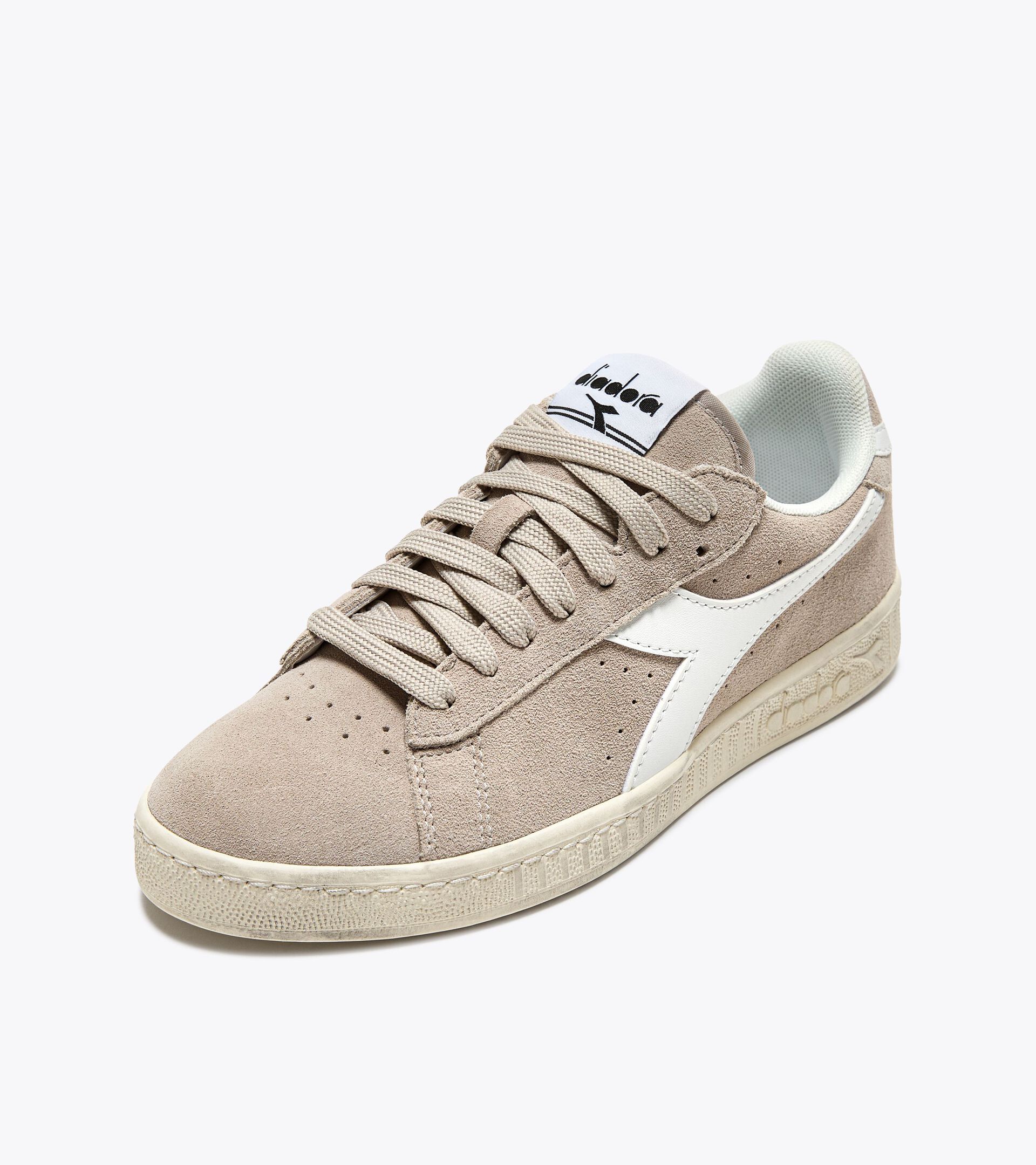 Sportschuh - Gender neutral GAME L LOW SUEDE WAXED SILBER GRAU - Diadora