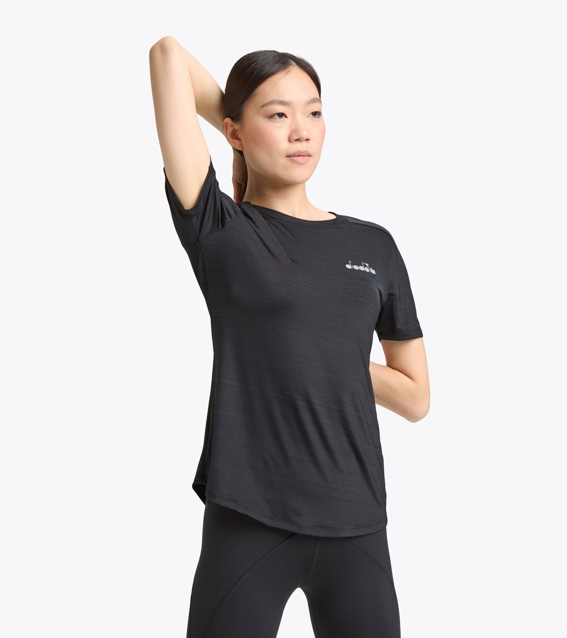 L. SS T-SHIRT BE ONE FT Camiseta para entrenar - Mujer - Tienda en línea  Diadora UZ