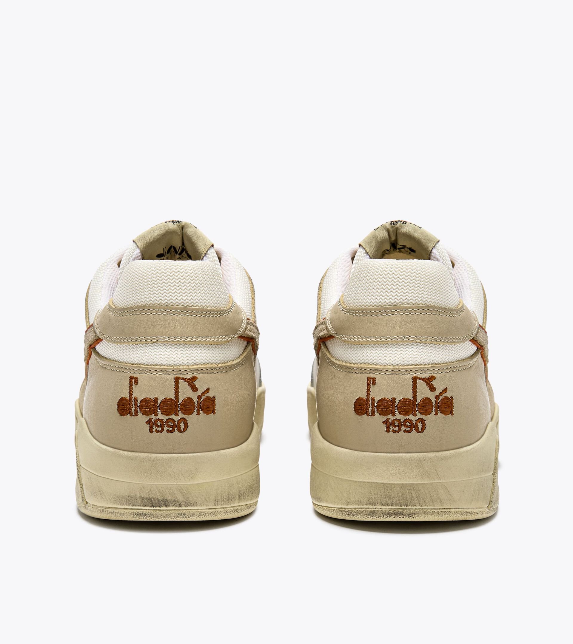 Heritage shoe - Gender Neutral B.560 USED BEIGE BLEACHED - Diadora