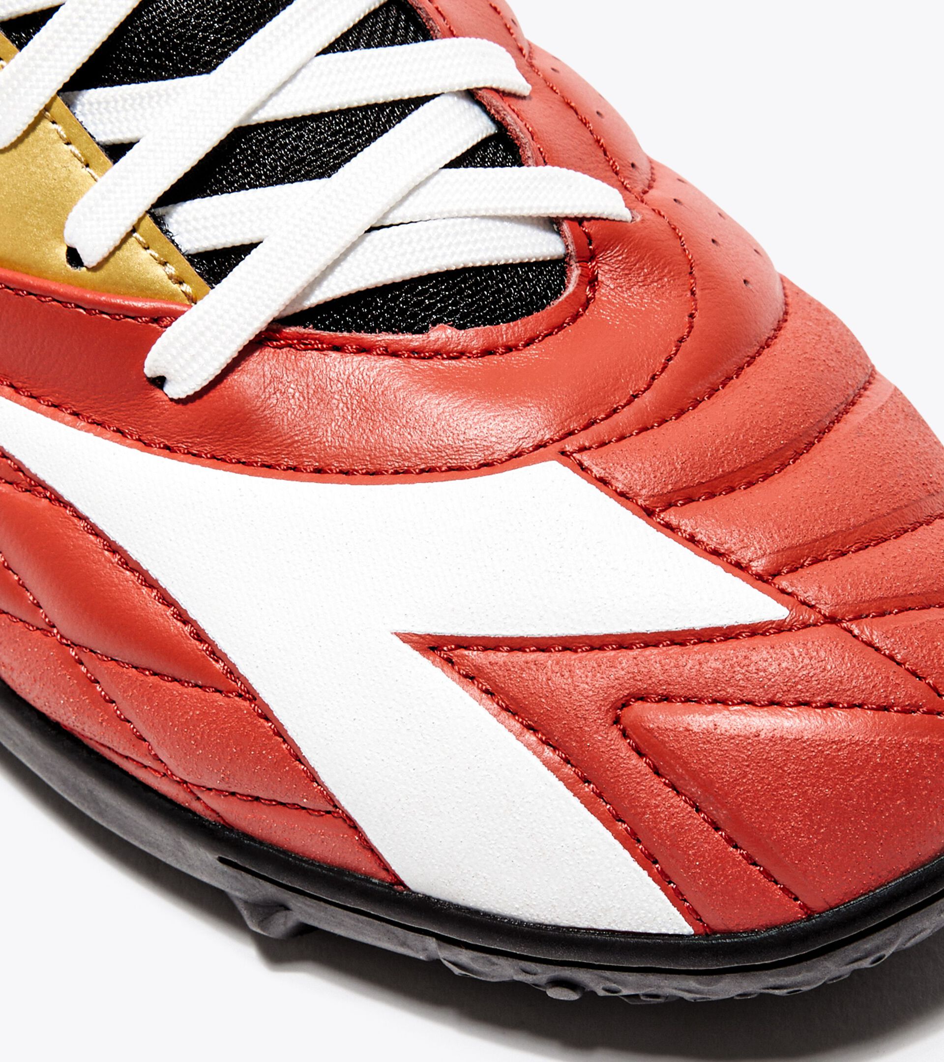 Chaussures de futsal - Semelle spécifique pour les terrains synthétiques - Homme BRASIL SALA ELITE TF MILANO RED/WHITE/BLACK - Diadora