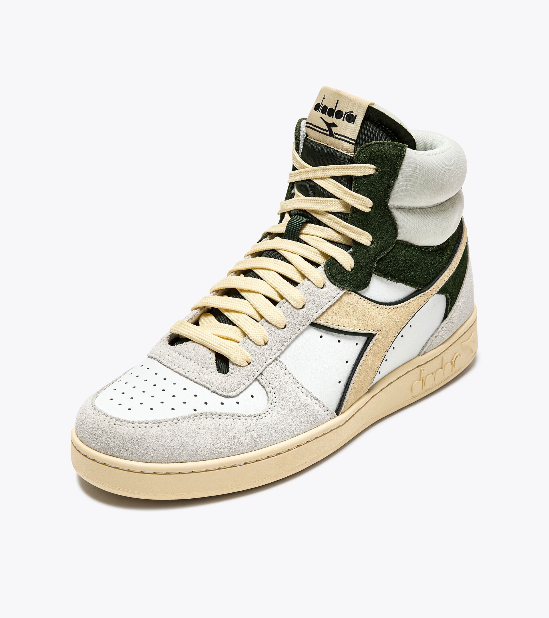 Sportschuh - Gender neutral MAGIC BASKET MID SUEDE WHITE/KOMBU GREEN - Diadora