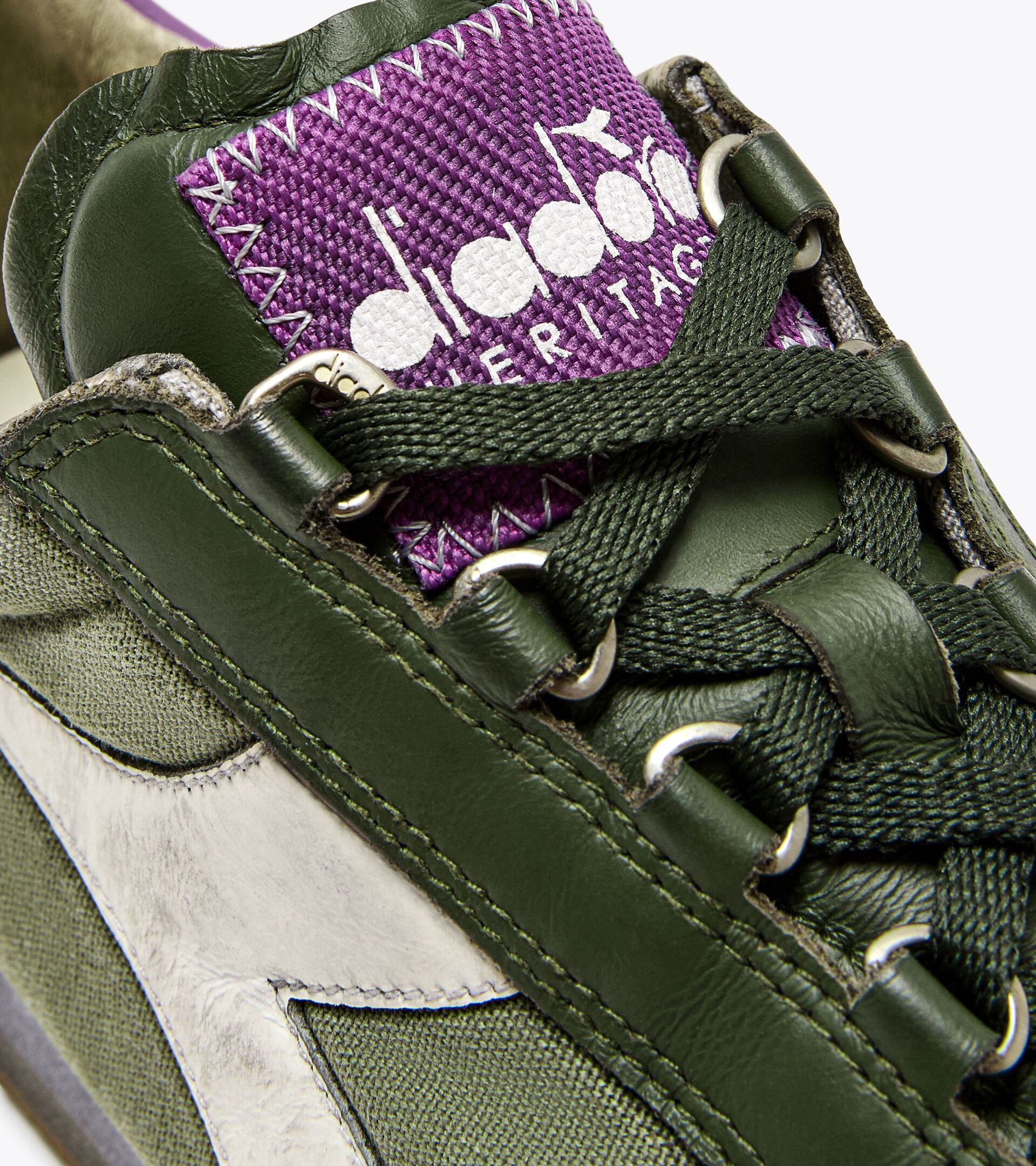 Sneaker Heritage aus Leder - Genderneutral
 EQUIPE DIRTY SW EVO ROTGUSSGRÃœN - Diadora