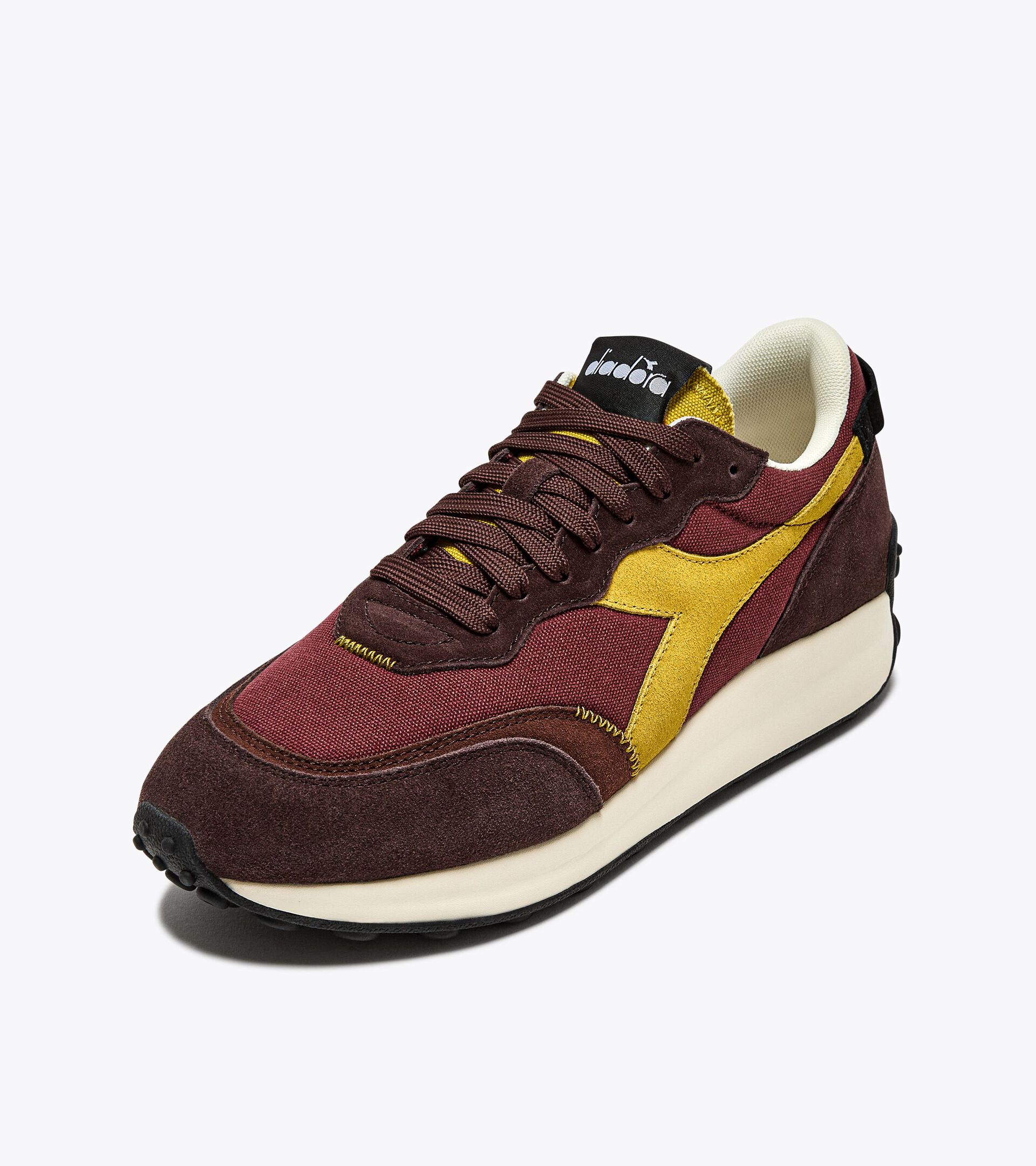 Sporty sneakers - Gender neutral RACE SUEDE SW SEAL BROWN/CINNAMON - Diadora