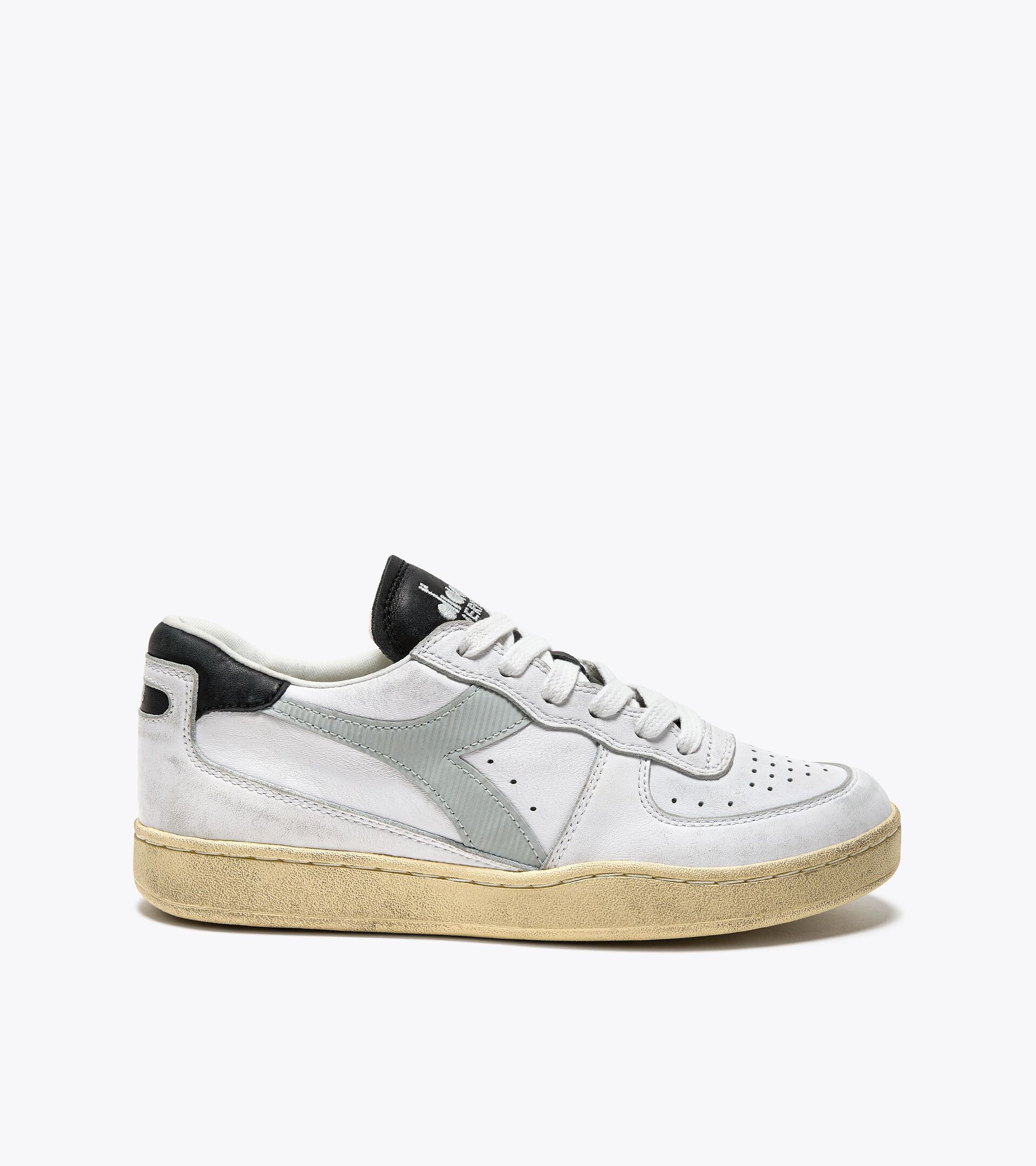 Sneaker Heritage aus Leder - Genderneutral MI BASKET LOW USED WEISS/GLETSCHER GRAU - Diadora