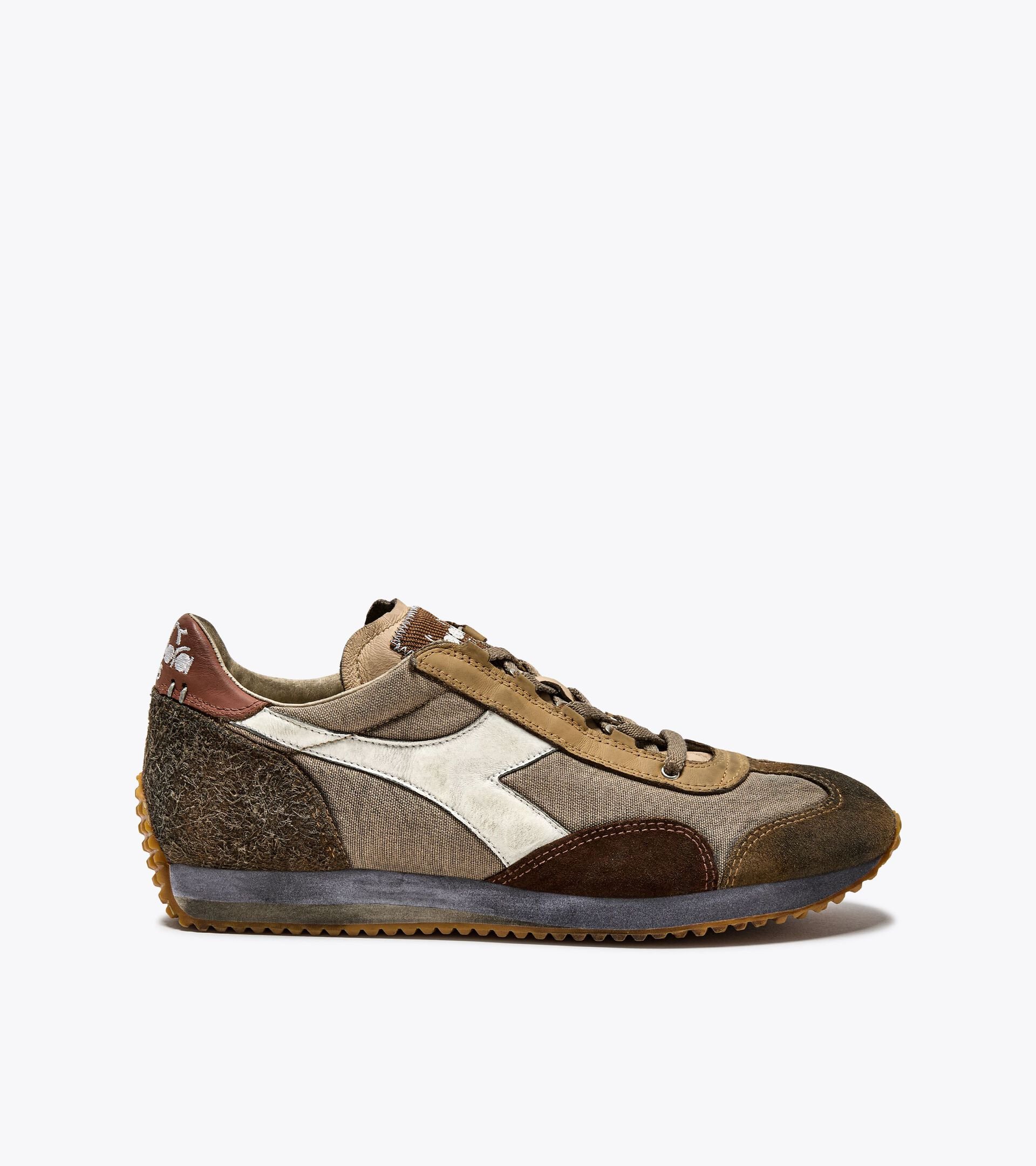 Sneakers Heritage en cuir - Genre neutre
 EQUIPE DIRTY SW EVO BEIGE SABLE CUBAIN - Diadora