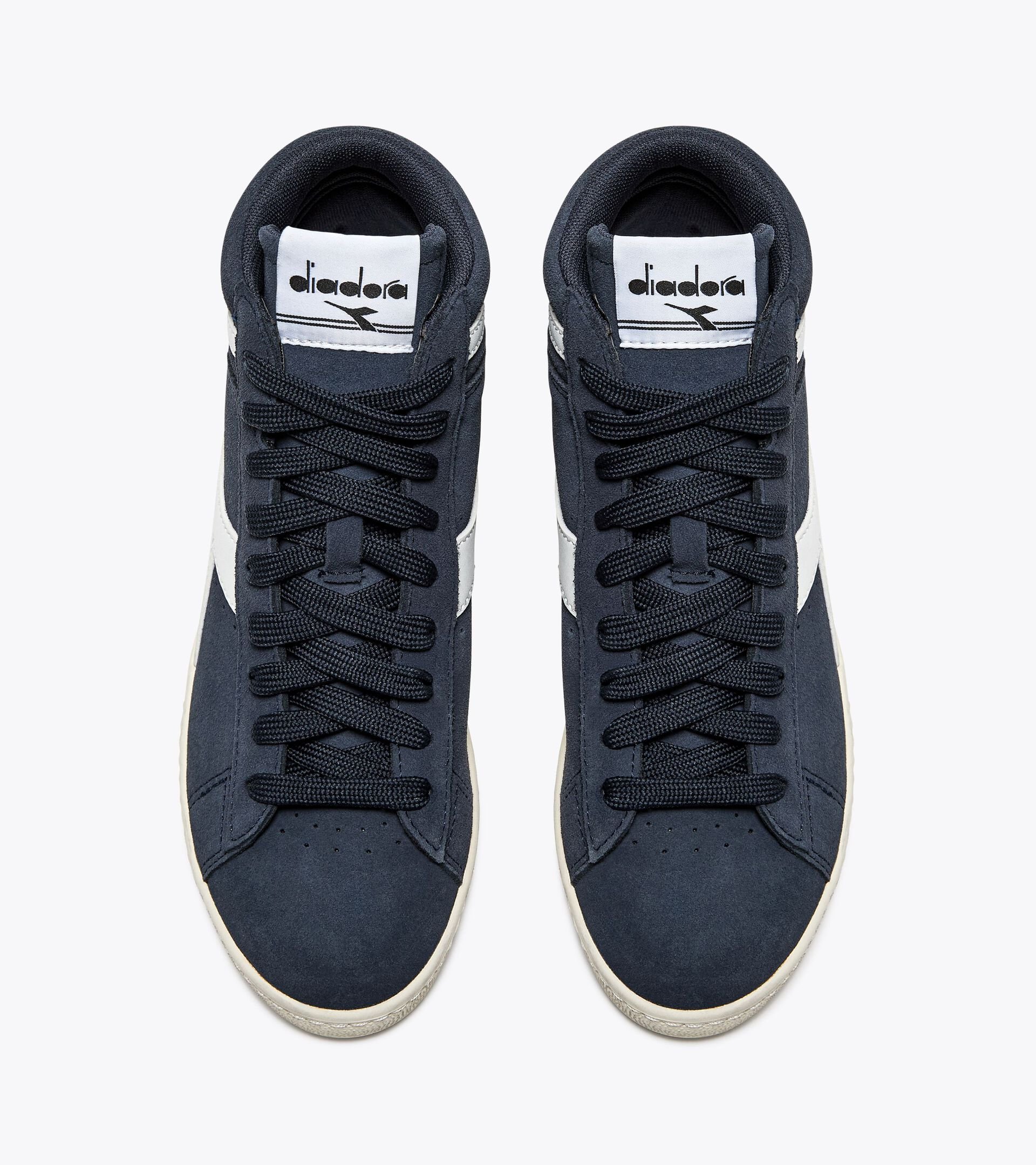 Sporty sneakers - Gender neutral GAME L HIGH SUEDE WAXED BLUE DENIM - Diadora