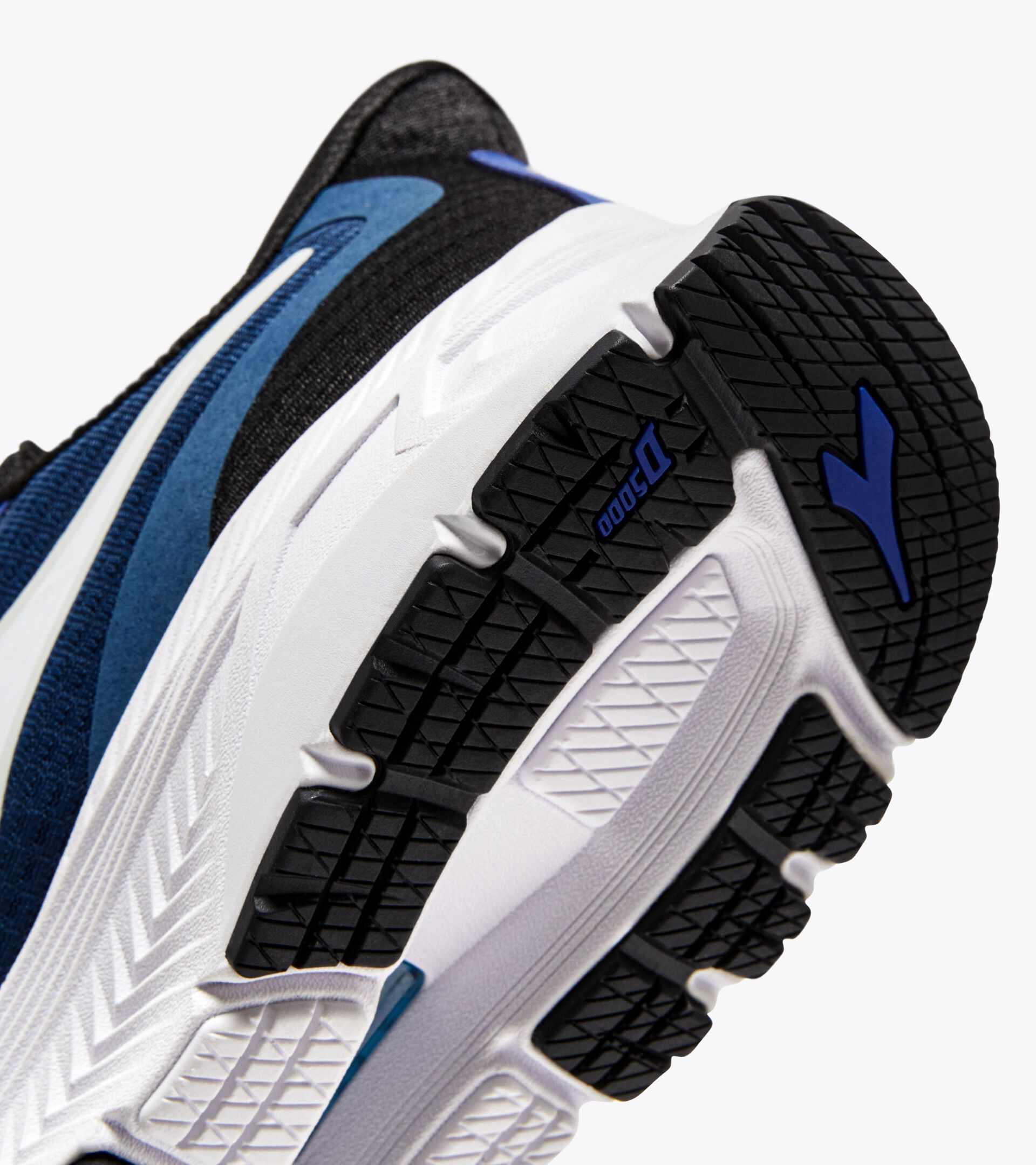 Zapatillas de running - Amortiguación y protección - Hombre
 MYTHOS BLUSHIELD 9 VORTICE BLUE OPAL/BLACK - Diadora