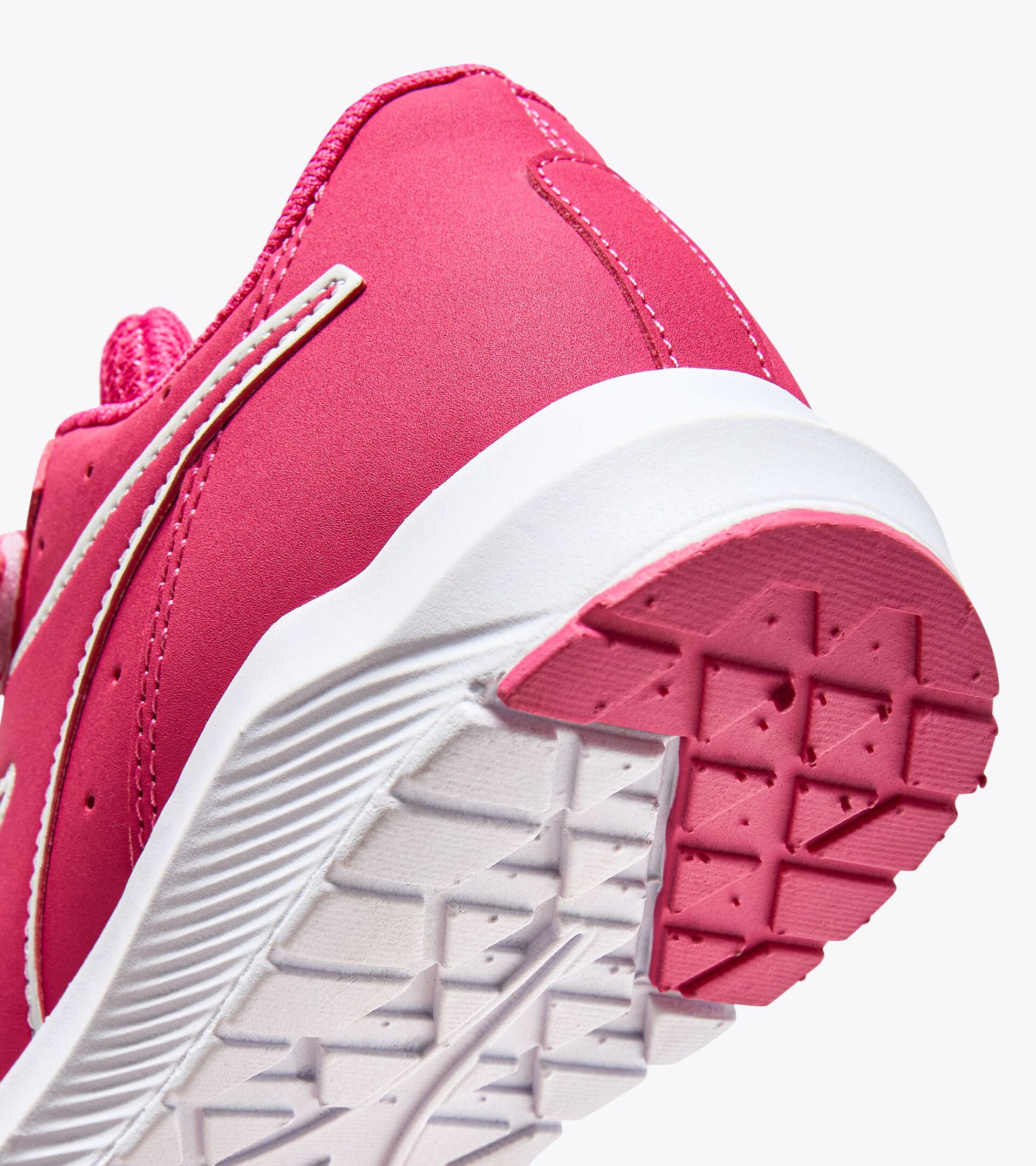 Zapatilla de running juvenil - Gender neutral FALCON 4 SL JR V BLACK/RASPBERRY SORBET - Diadora