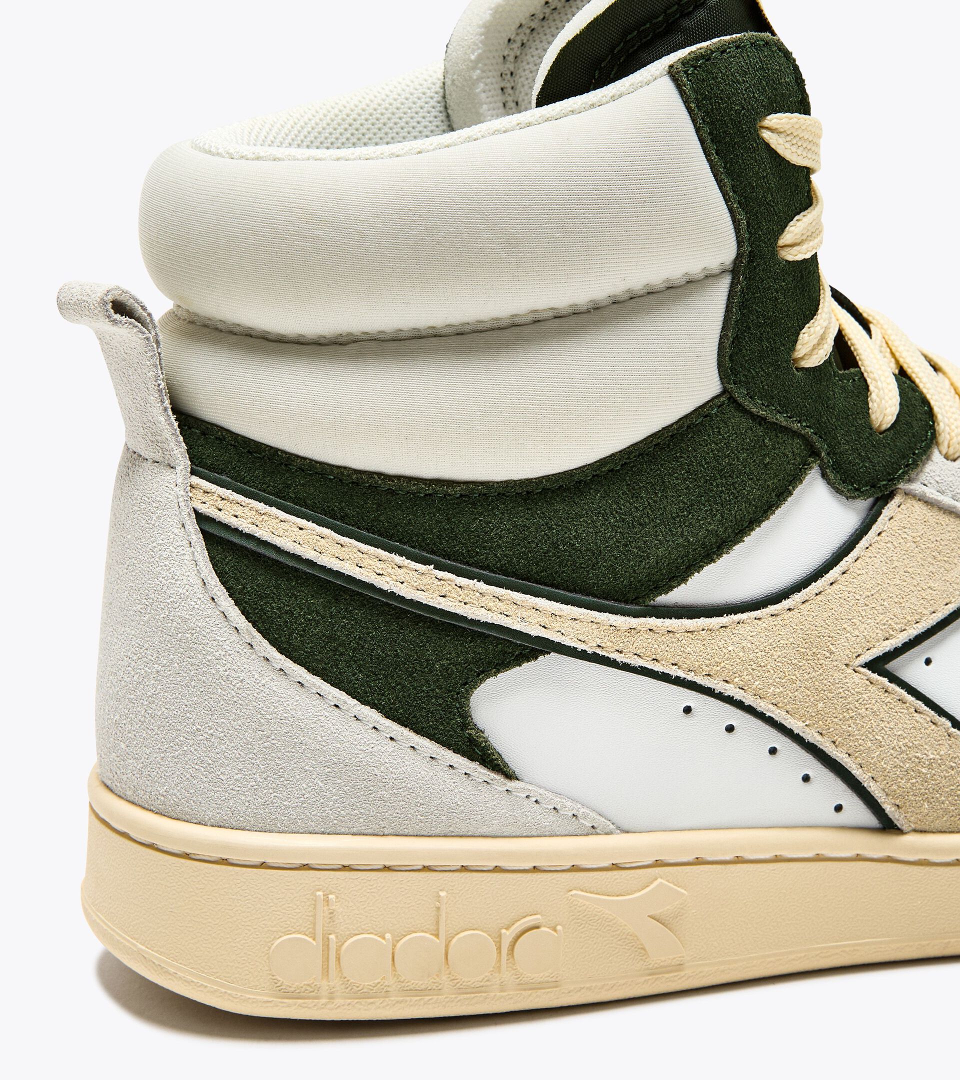 Chaussures de sportswear - Gender neutral MAGIC BASKET MID SUEDE WHITE/KOMBU GREEN - Diadora