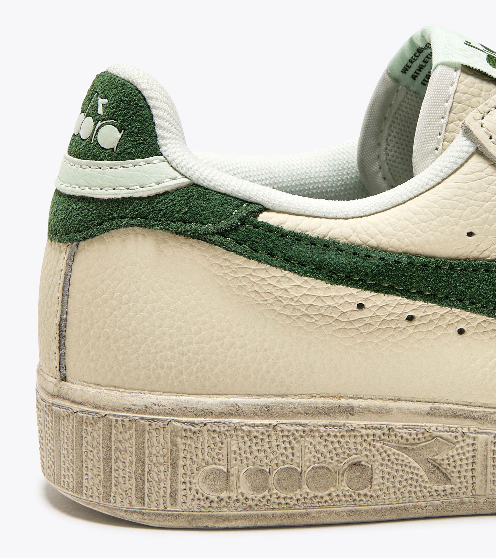 Sporty sneakers - Gender neutral GAME L LOW WAXED SUEDE POP GREEN GUARD - Diadora