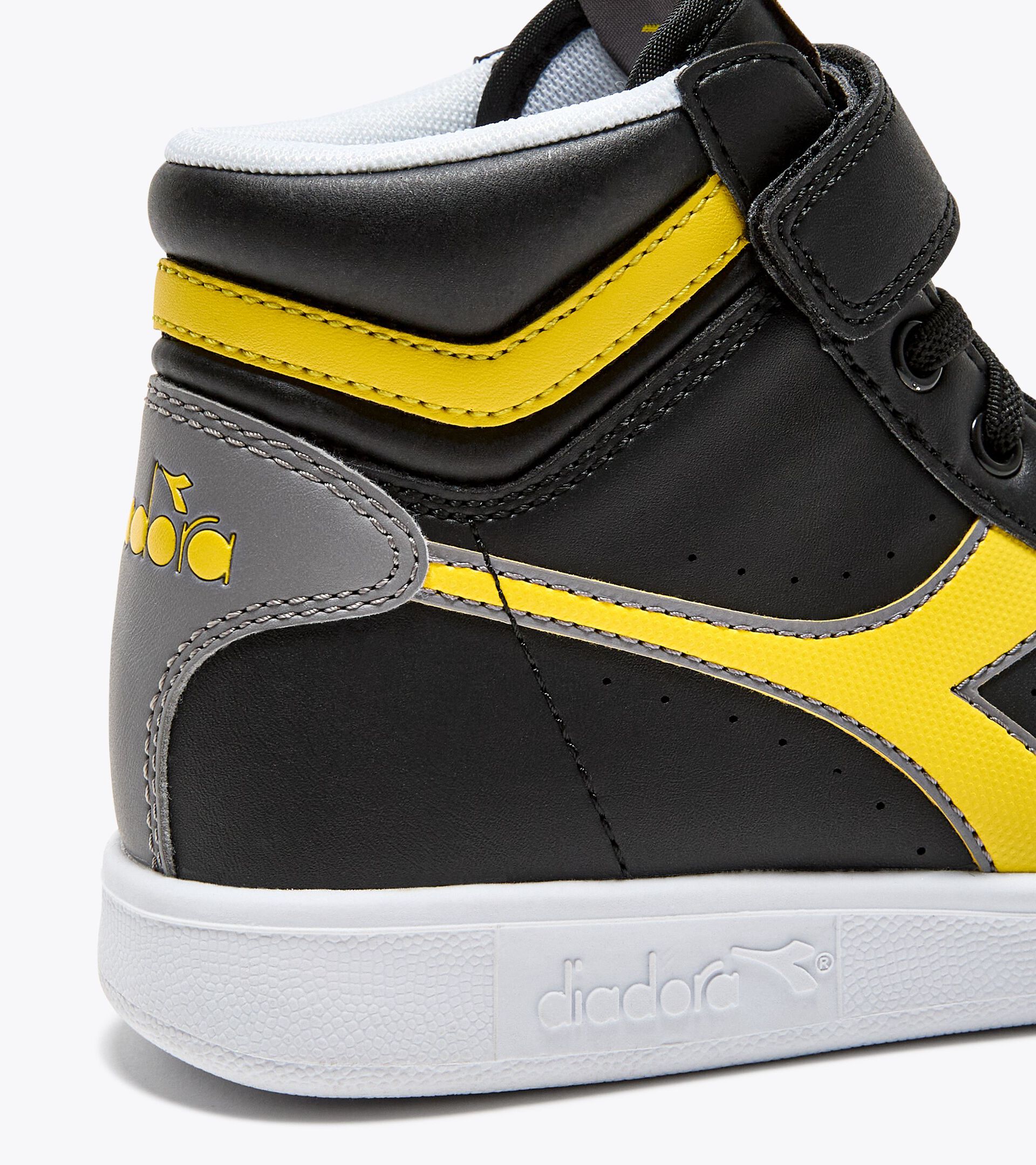 Scarpa sportiva - Bambini/e 4-8 anni GAME P HIGH PS NERO/CEDRO - Diadora