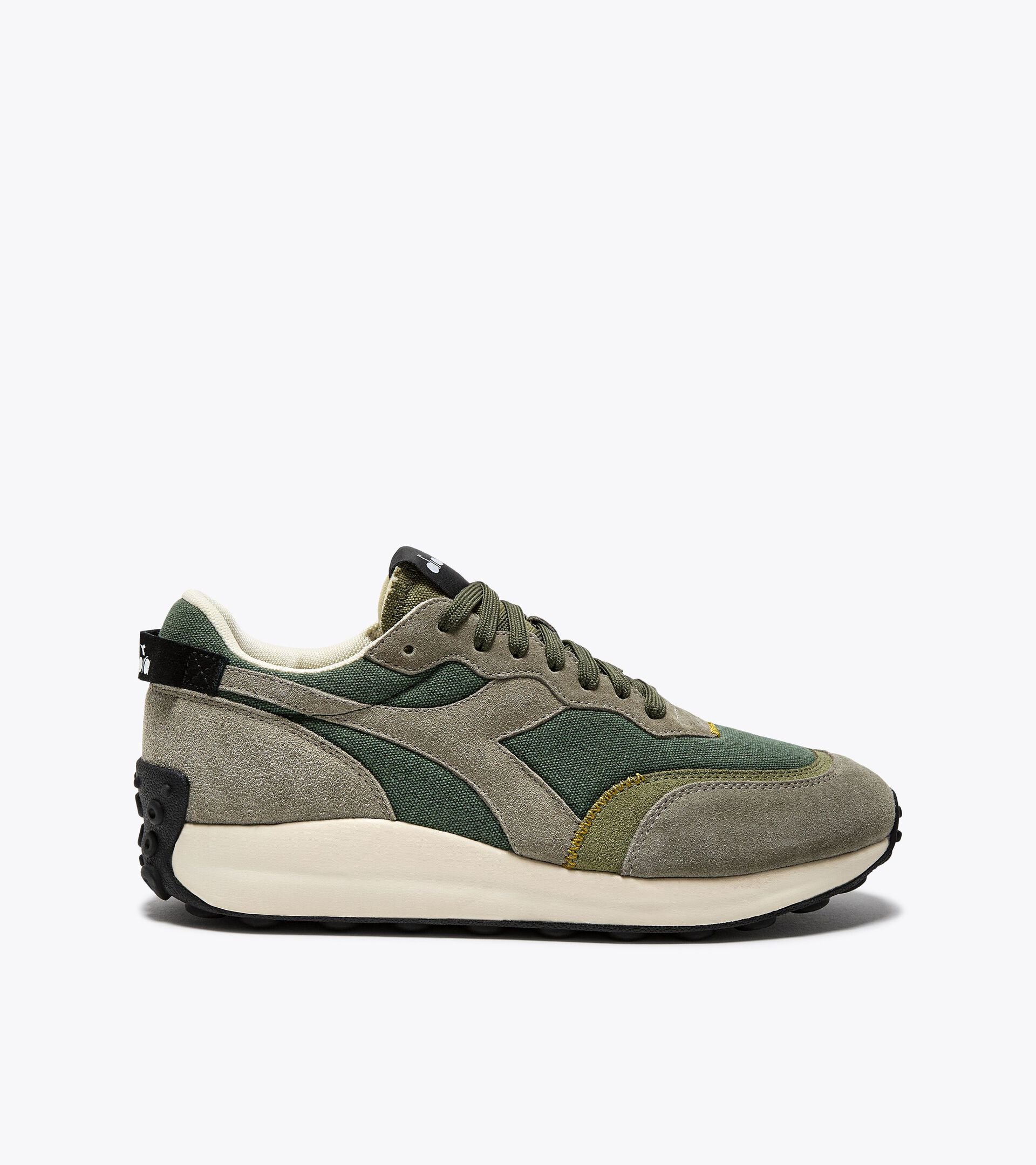 Zapatilla deportiva - Gender neutral RACE SUEDE SW VERDE VETIVER - Diadora