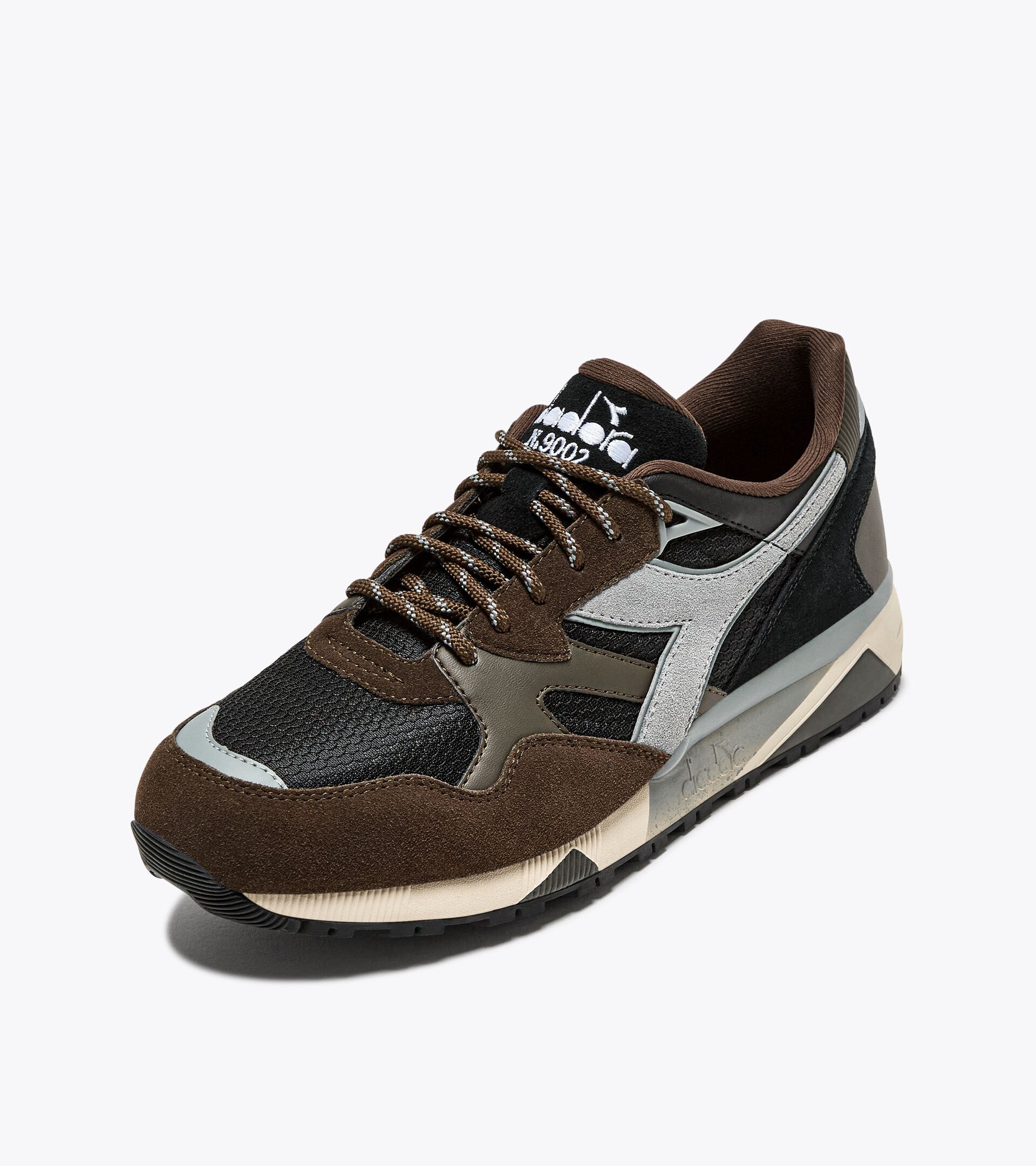 Sneakers - Homme


 N9002 POLAR BRUN FONCE - Diadora