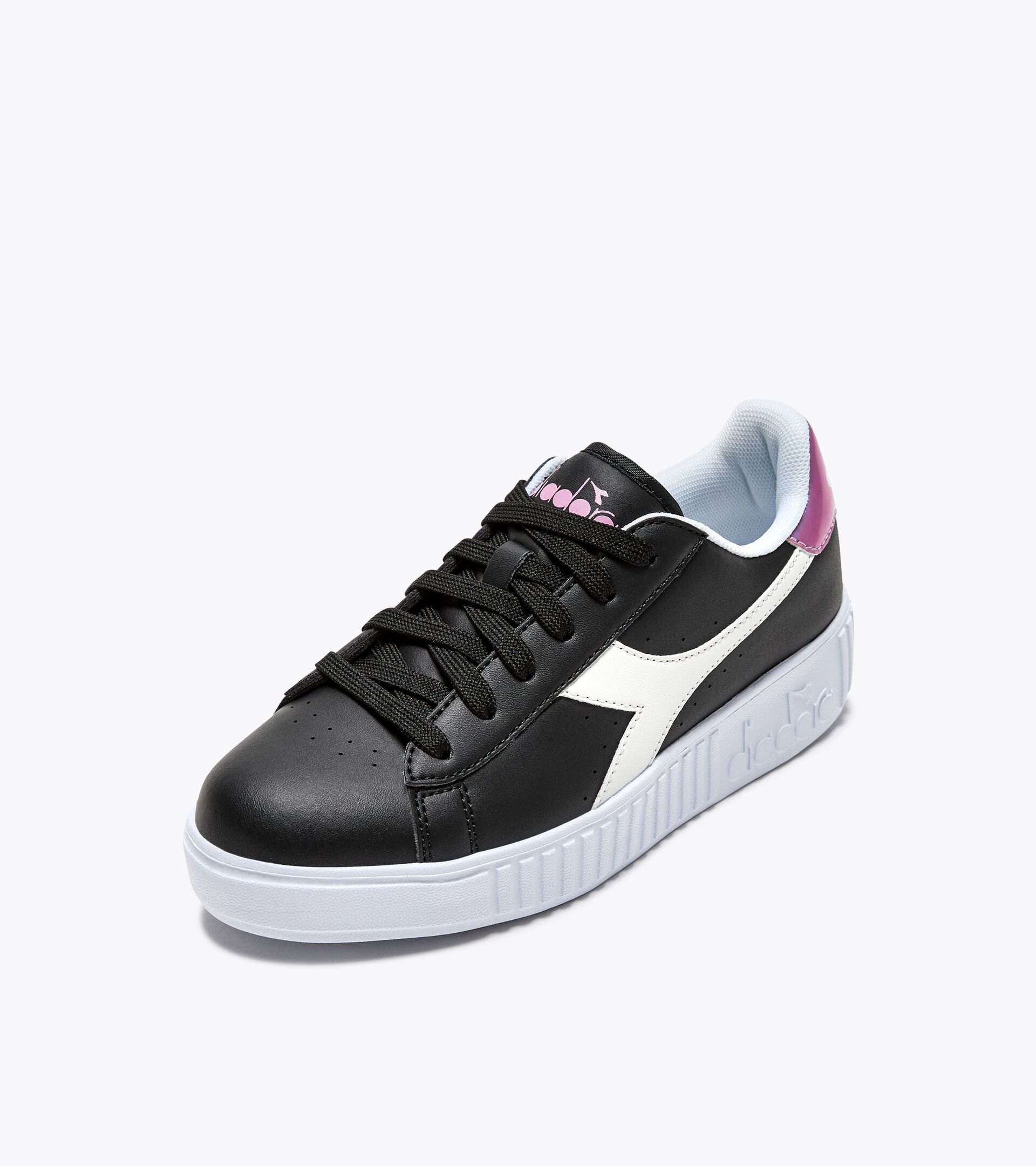 Chaussures de sport - Adolescents - 8-16 ans GAME STEP GS 2.0 NOIR/BLANC LAIT - Diadora