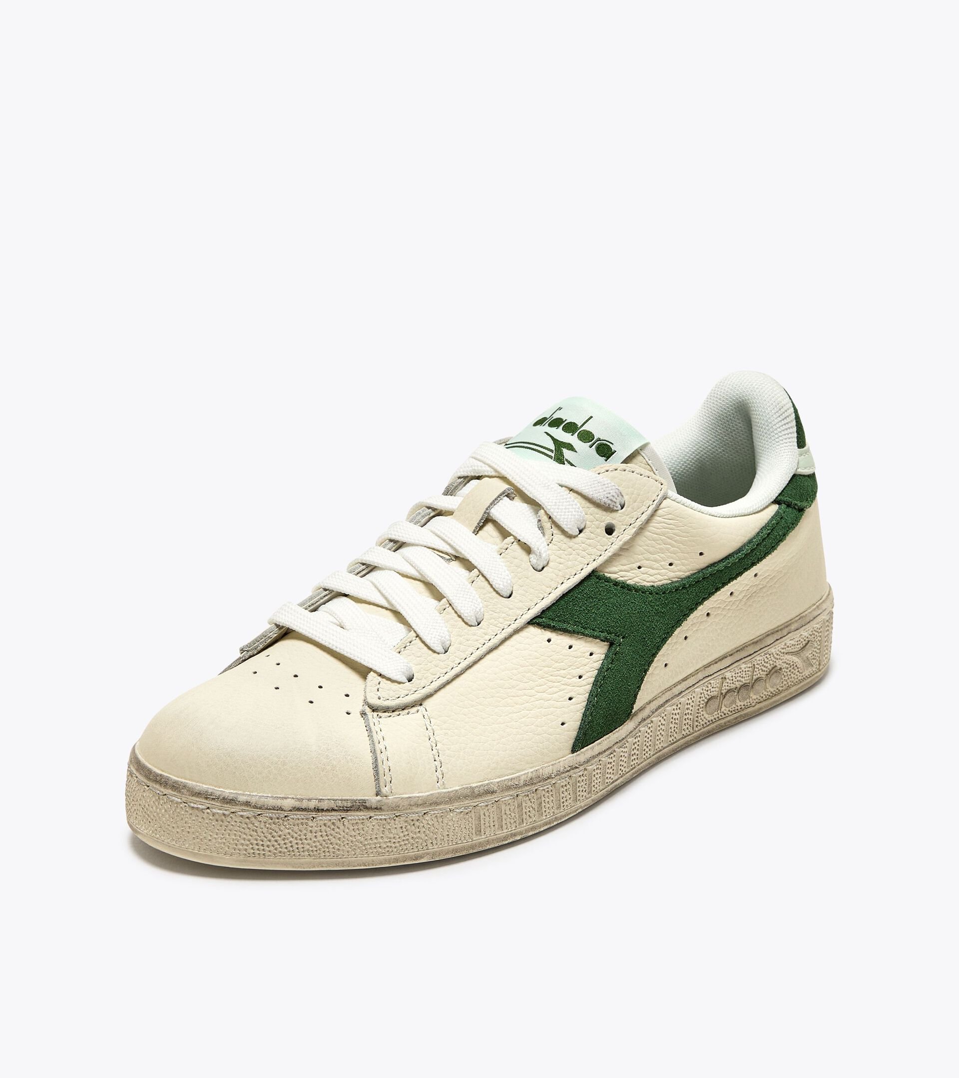 Sporty sneakers - Gender neutral GAME L LOW WAXED SUEDE POP GREEN GUARD - Diadora