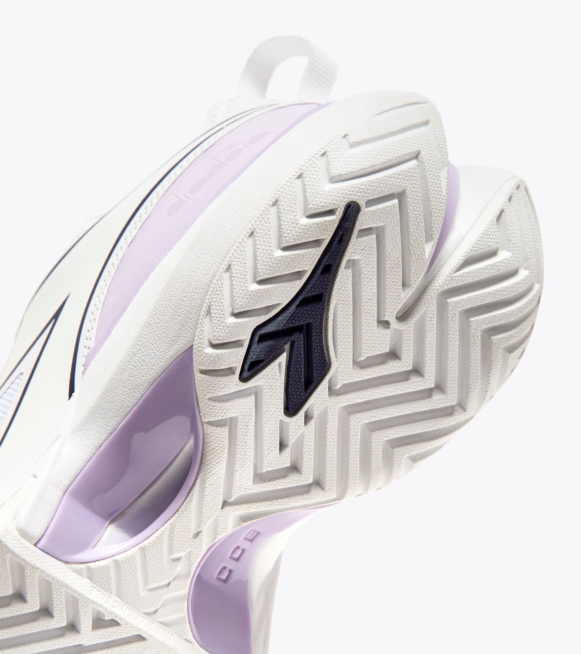 Tennis shoes for hard surfaces or clay courts - Women FINALE W AG WHITE/ASTRAL AURA - Diadora