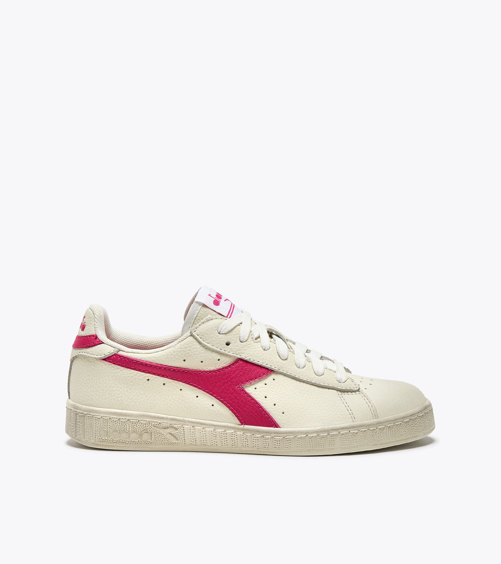 Chaussures de sportswear - Gender neutral GAME L LOW WAXED BLANC/FRAMBOISE SORBET - Diadora