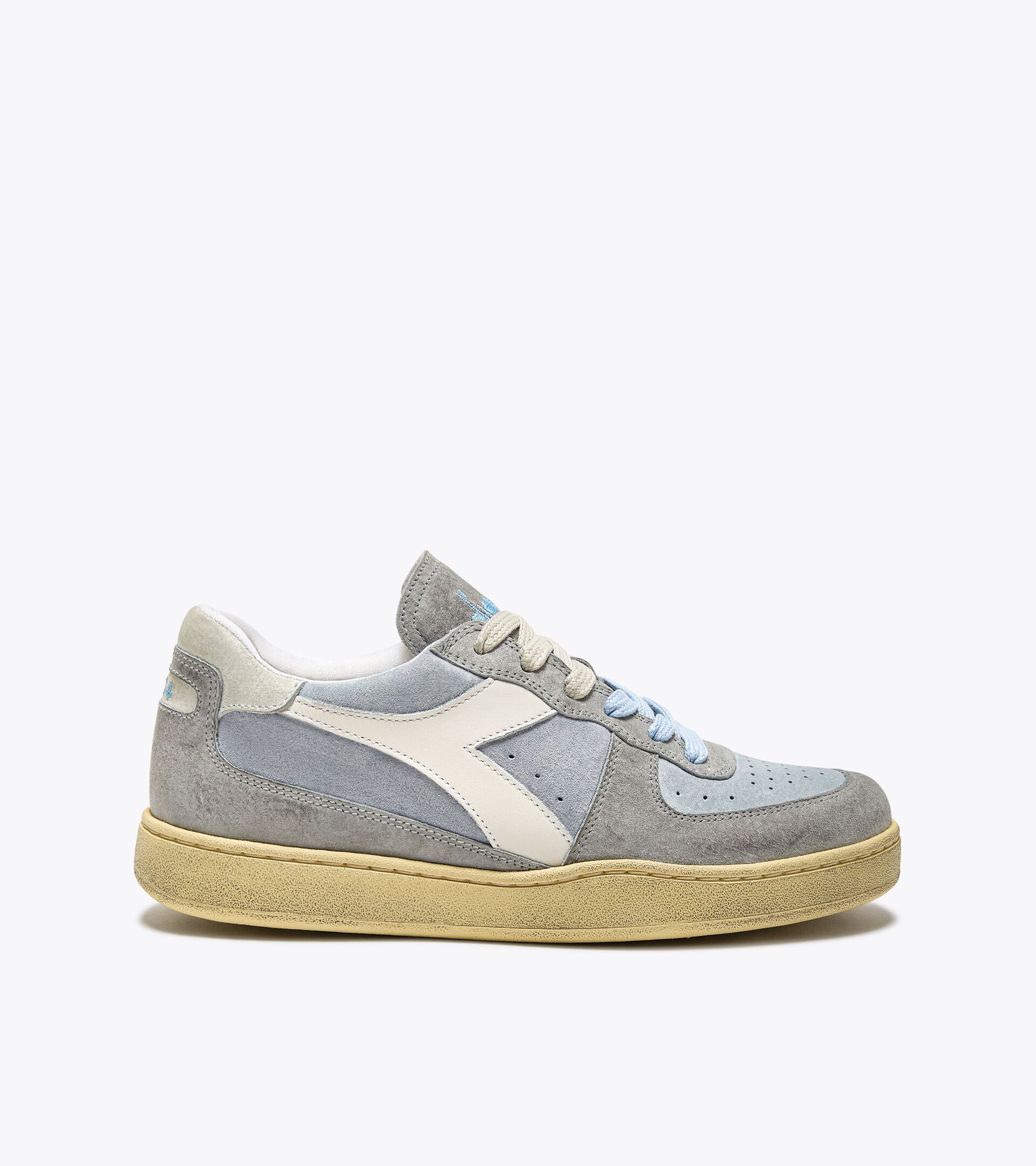 Heritage sneaker - Gender Neutral MI BASKET SUEDE LOW USED KASCHMIR BLAU - Diadora