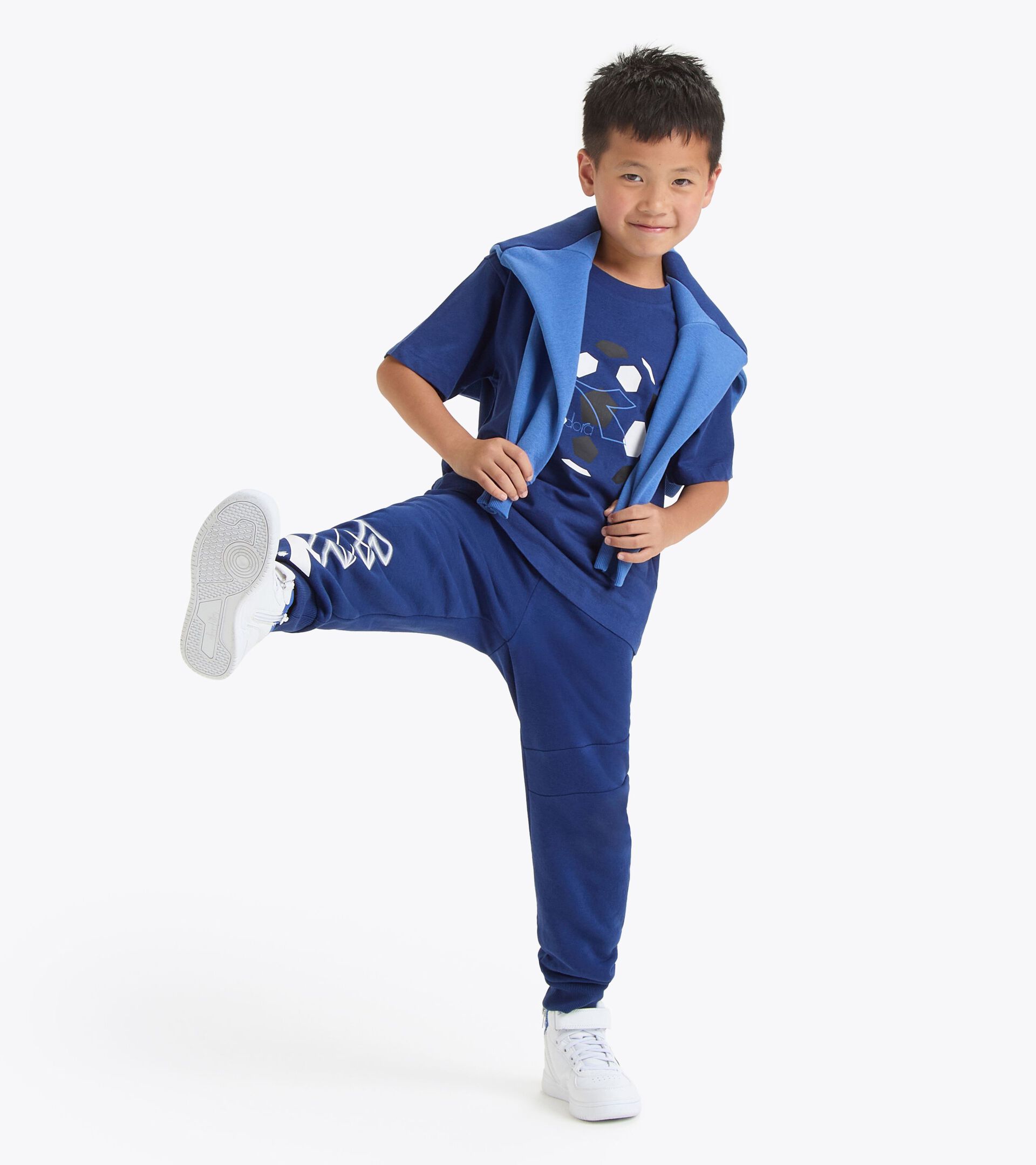 Pantalones deportivos - Corte cómodo - Niños/Adolescentes
 JB. JOGGER PANT LOGO AZUL FINCA - Diadora