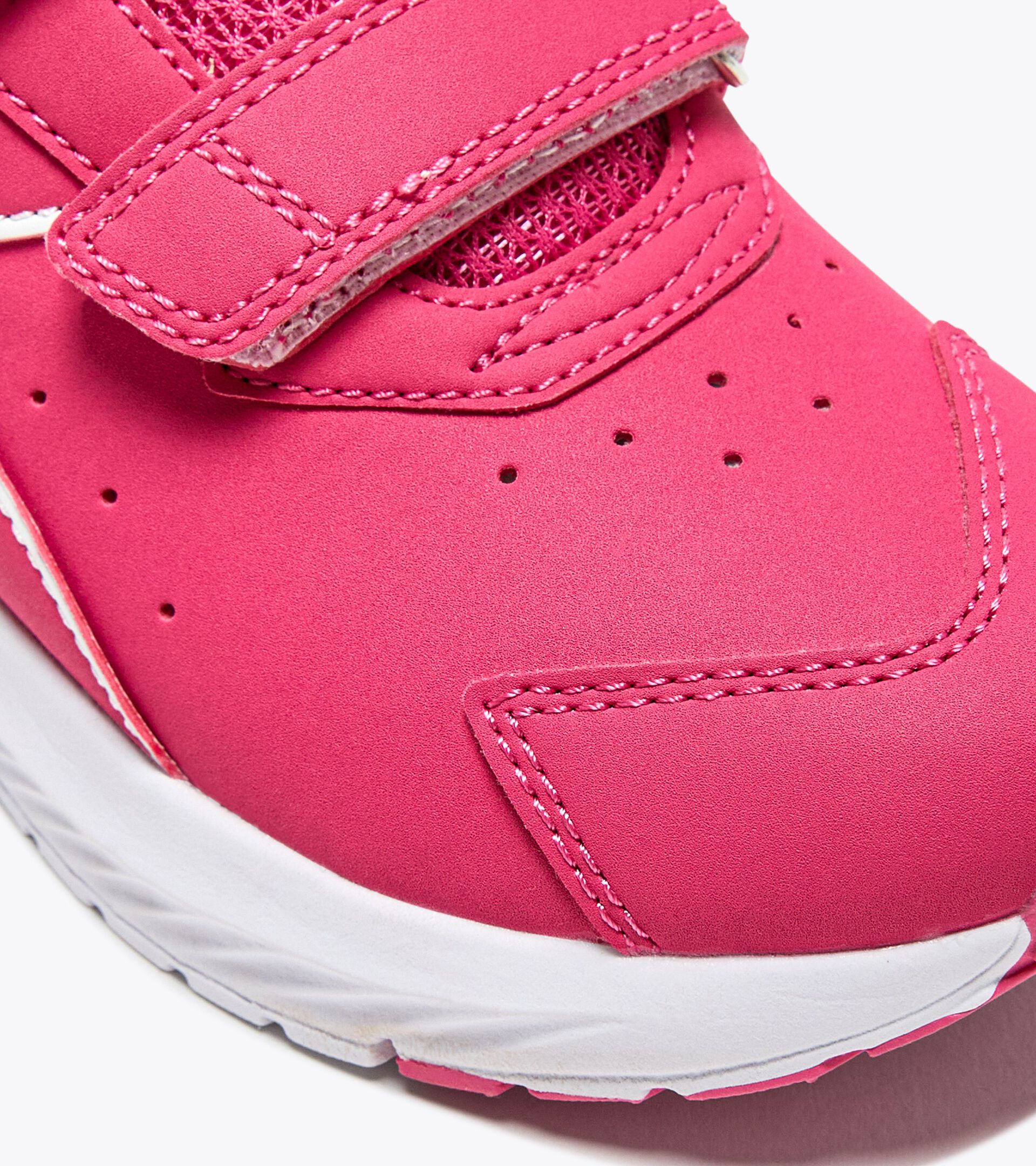 Laufschuh Junior - Genderneutral FALCON 4 SL JR V BLACK/RASPBERRY SORBET - Diadora