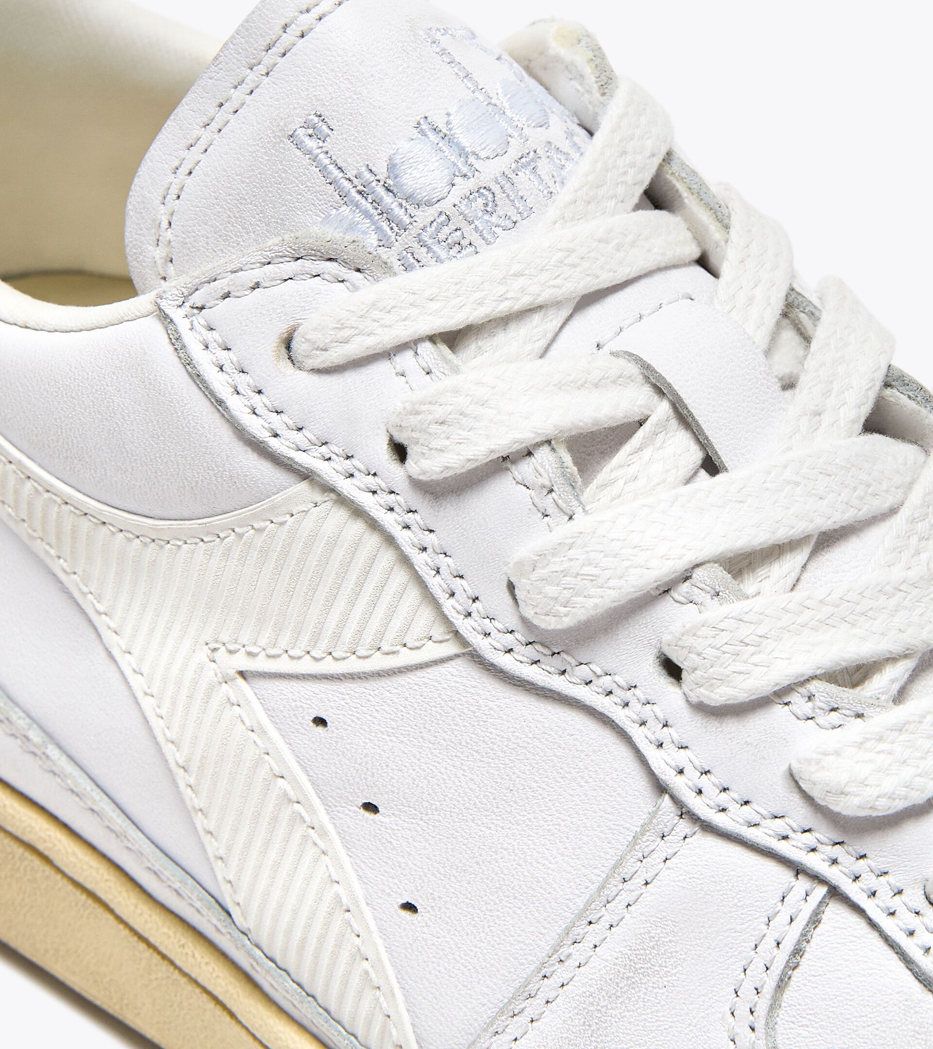 Sneaker Heritage in pelle - Gender Neutral MI BASKET LOW USED BIANCO/BIANCO - Diadora