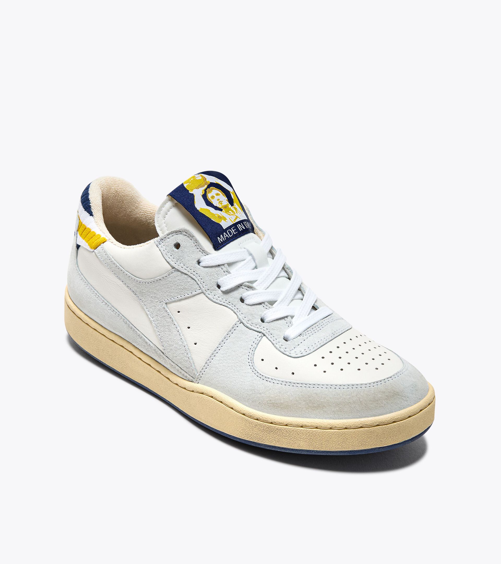 Sneaker Heritage in pelle - Gender Neutral
 MI BASKET LOW FORTY KNIT ITALIA BIANCO - Diadora