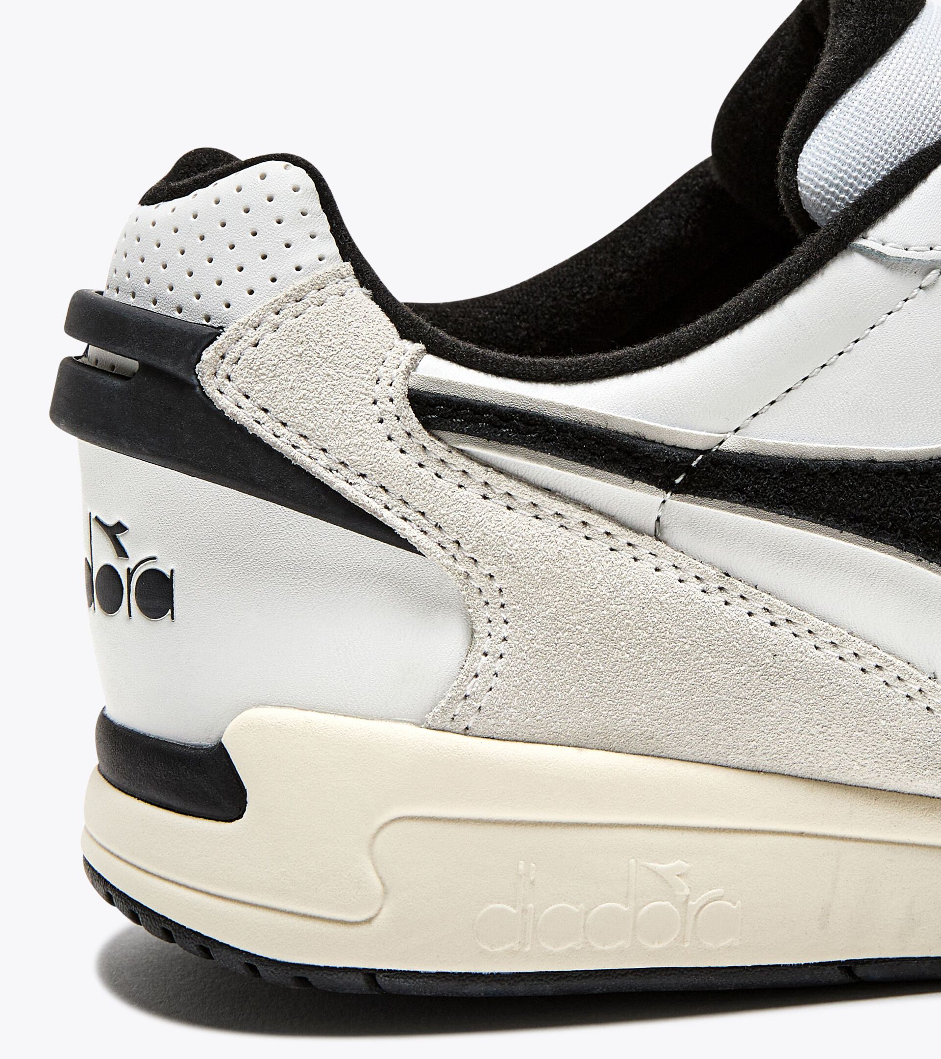 Sporty sneakers - Gender neutral WINNER SL WHITE/WHITE/BLACK - Diadora