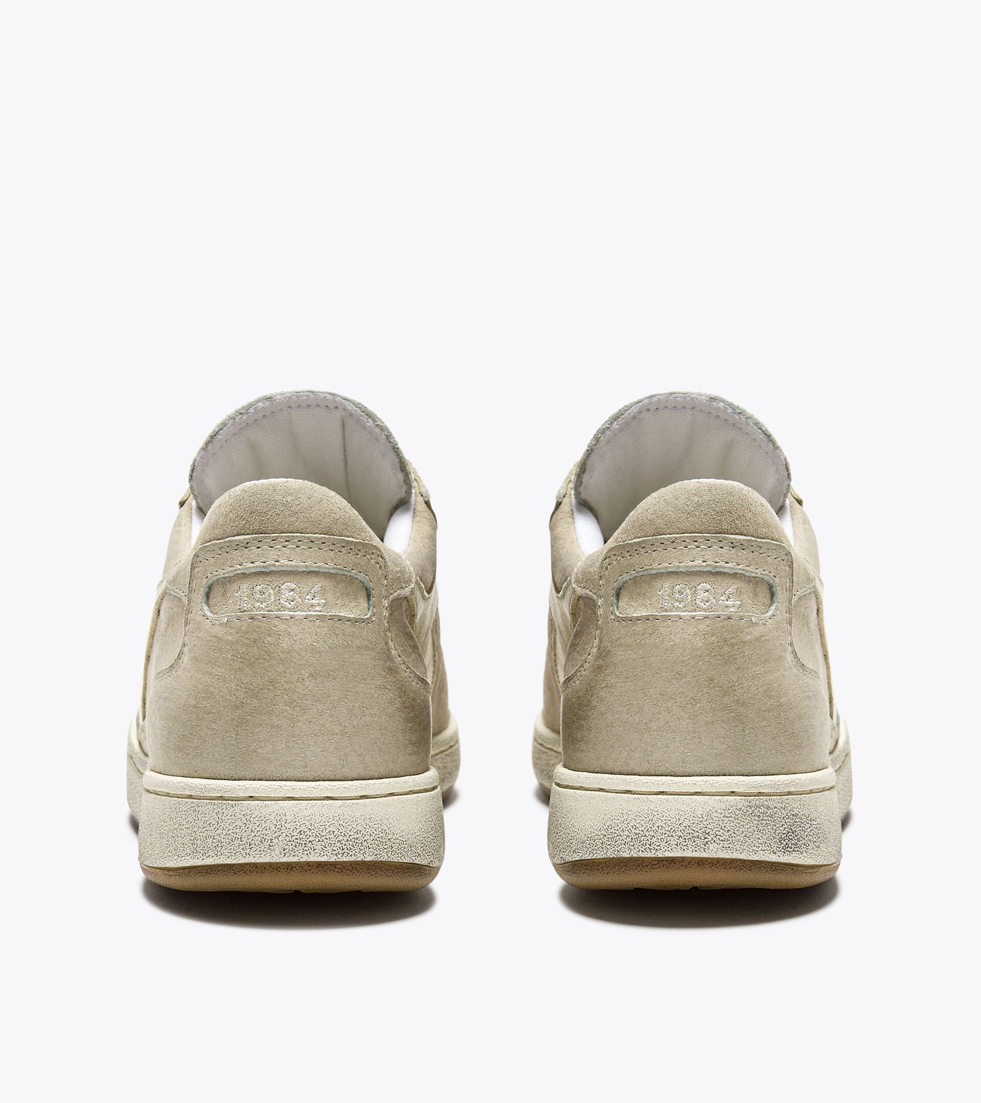 Heritage sneaker - Gender Neutral MI BASKET SUEDE LOW USED NEBEL - Diadora