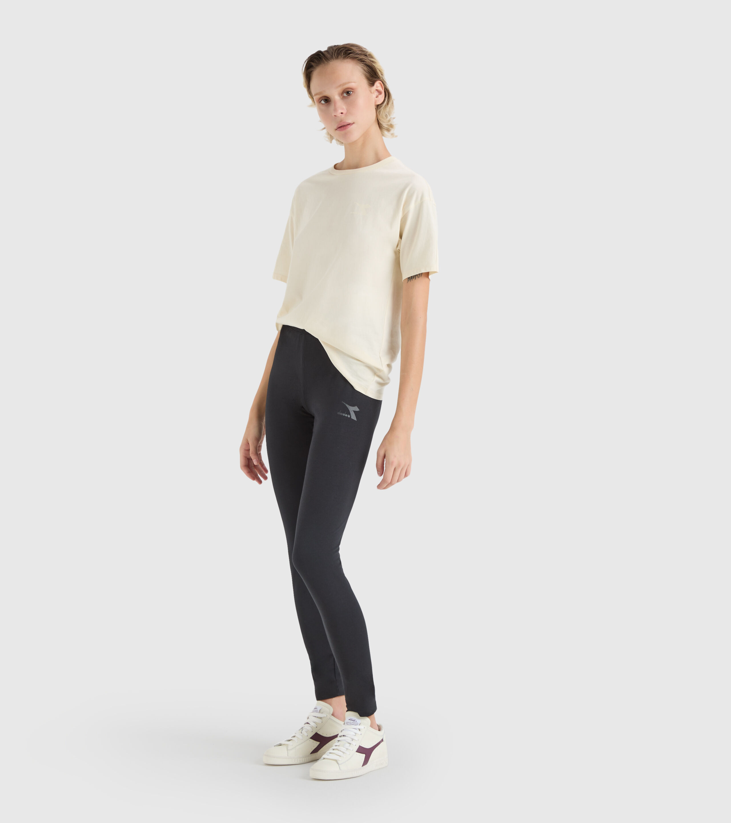 Decathlon Malaysia - [ HAPPY CHINESE NEW YEAR ] Hey everyone! SALTO WOMEN'S  GYM AND PILATES LEGGINGS Price : RM 19 Reference no. : 8366730 Made for Gym  & Pilates Simply indispensable.