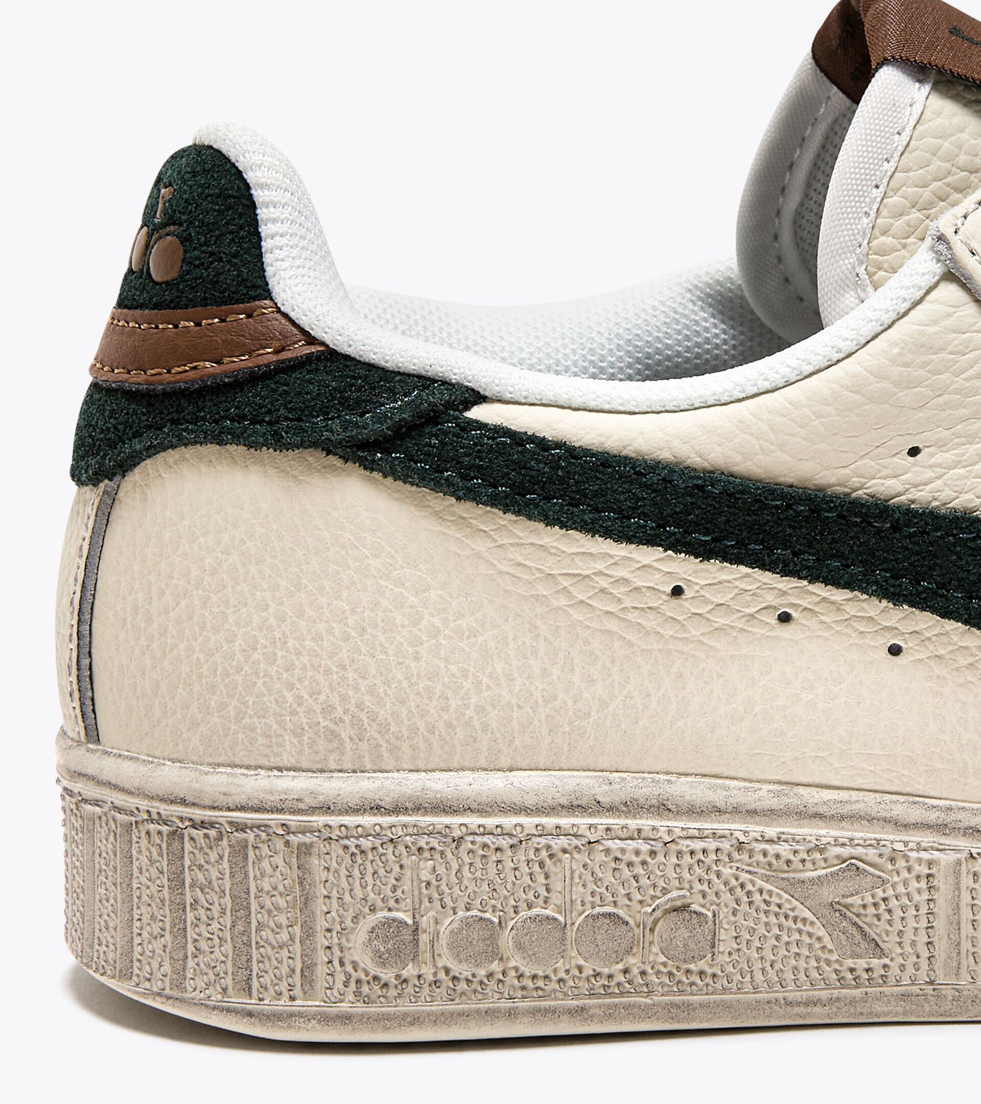 Chaussures de sportswear - Gender neutral GAME L LOW WAXED SUEDE POP SCARAB - Diadora