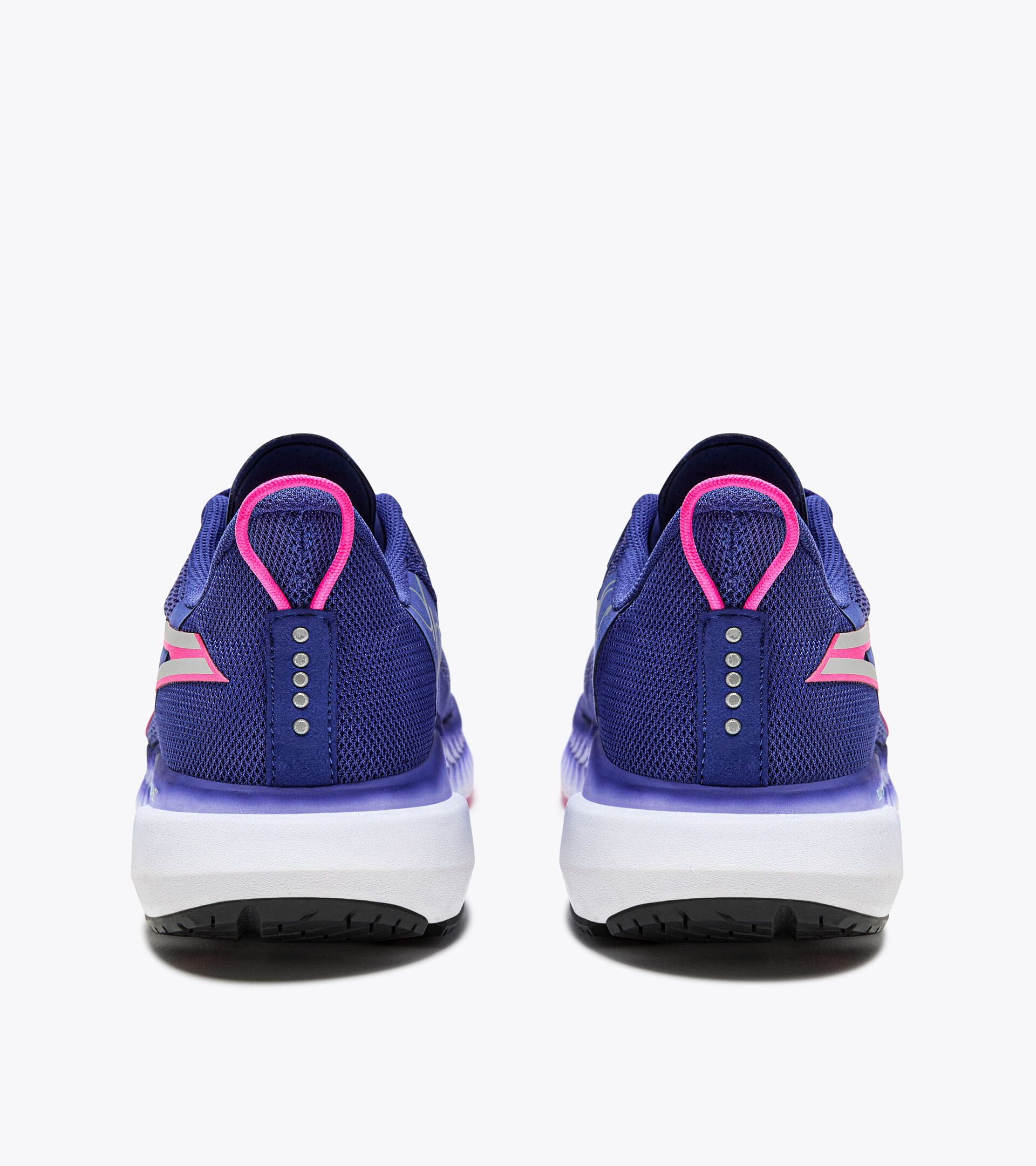 Running shoe - Stability and lightness - Donna
 MYTHOS BLUSHIELD VOLO 4 W CLEMATIS BLUE/WHITE - Diadora