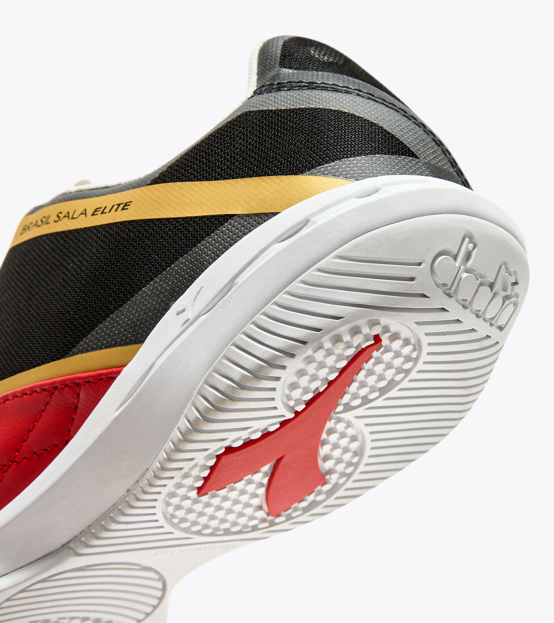 Futsal Shoe - Specific sole for indoor or parquet surfaces - Men BRASIL SALA ELITE ID MILANO RED/WHITE/BLACK - Diadora