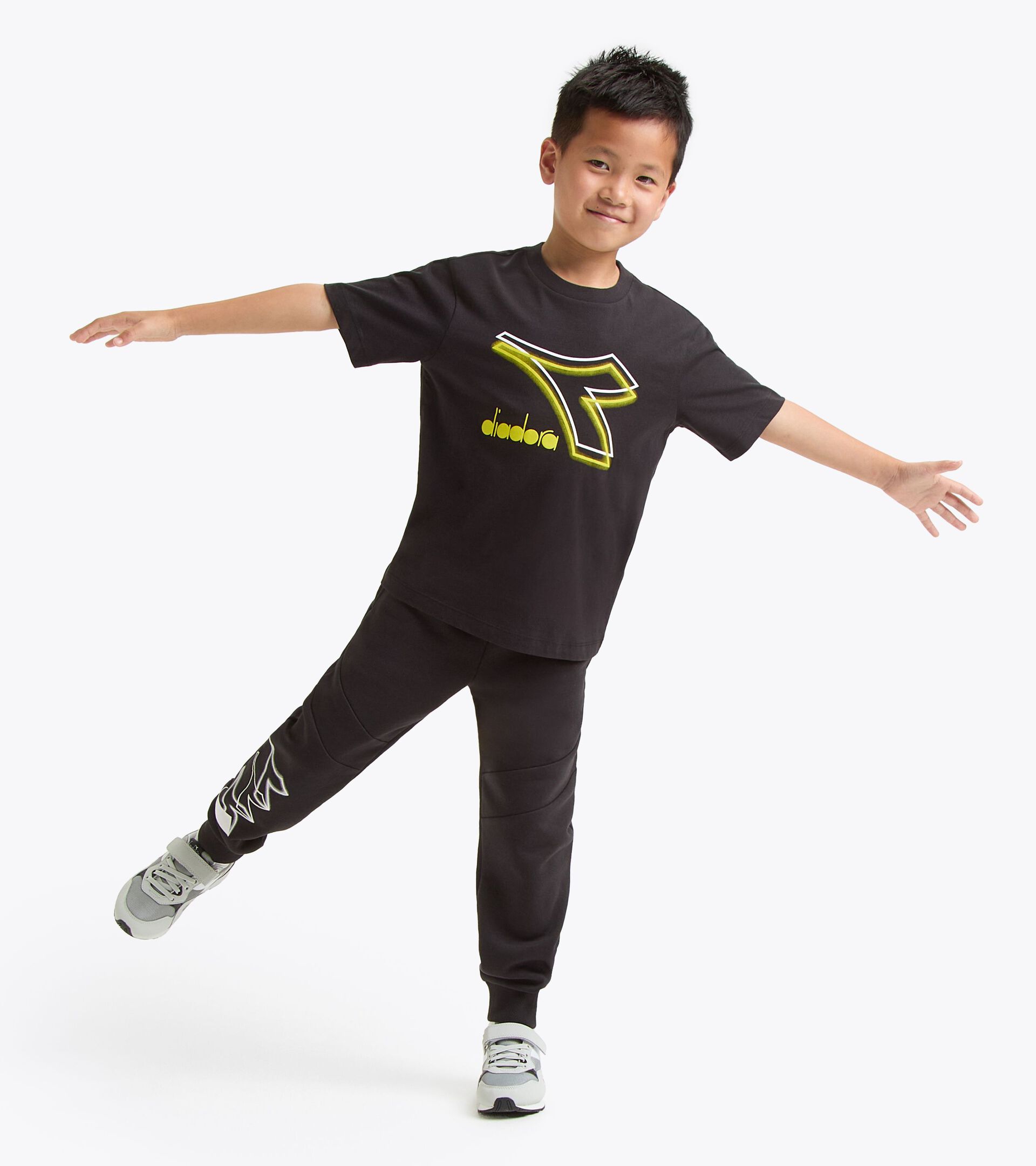 Camiseta con estampado - Corte cómodo - Niños/Adolescentes
 JB. T-SHIRT SS LOGO NEGRO - Diadora