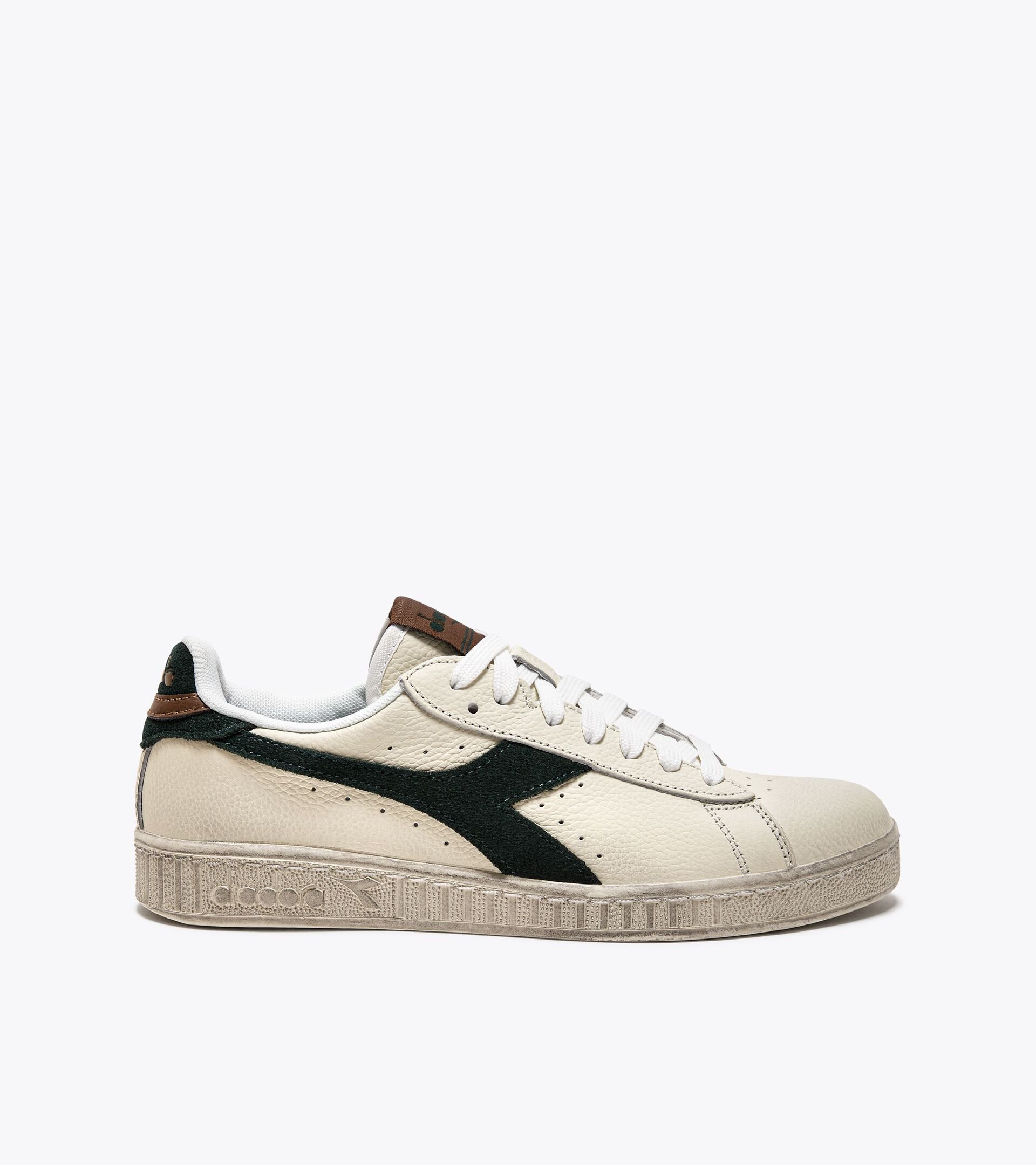 Chaussures de sportswear - Gender neutral GAME L LOW WAXED SUEDE POP SCARAB - Diadora